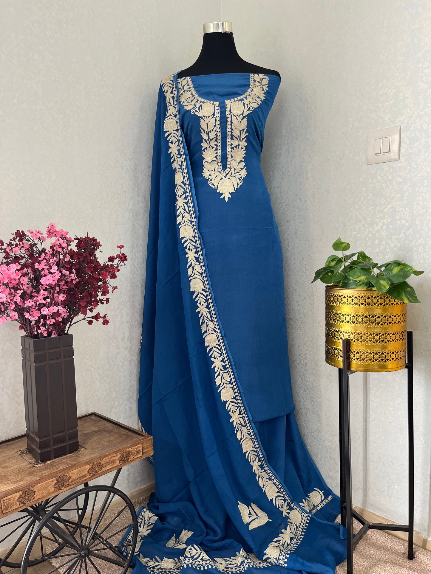 Blue Kalaa’ Crape Kashmiri Suit (Aari Sleeves)