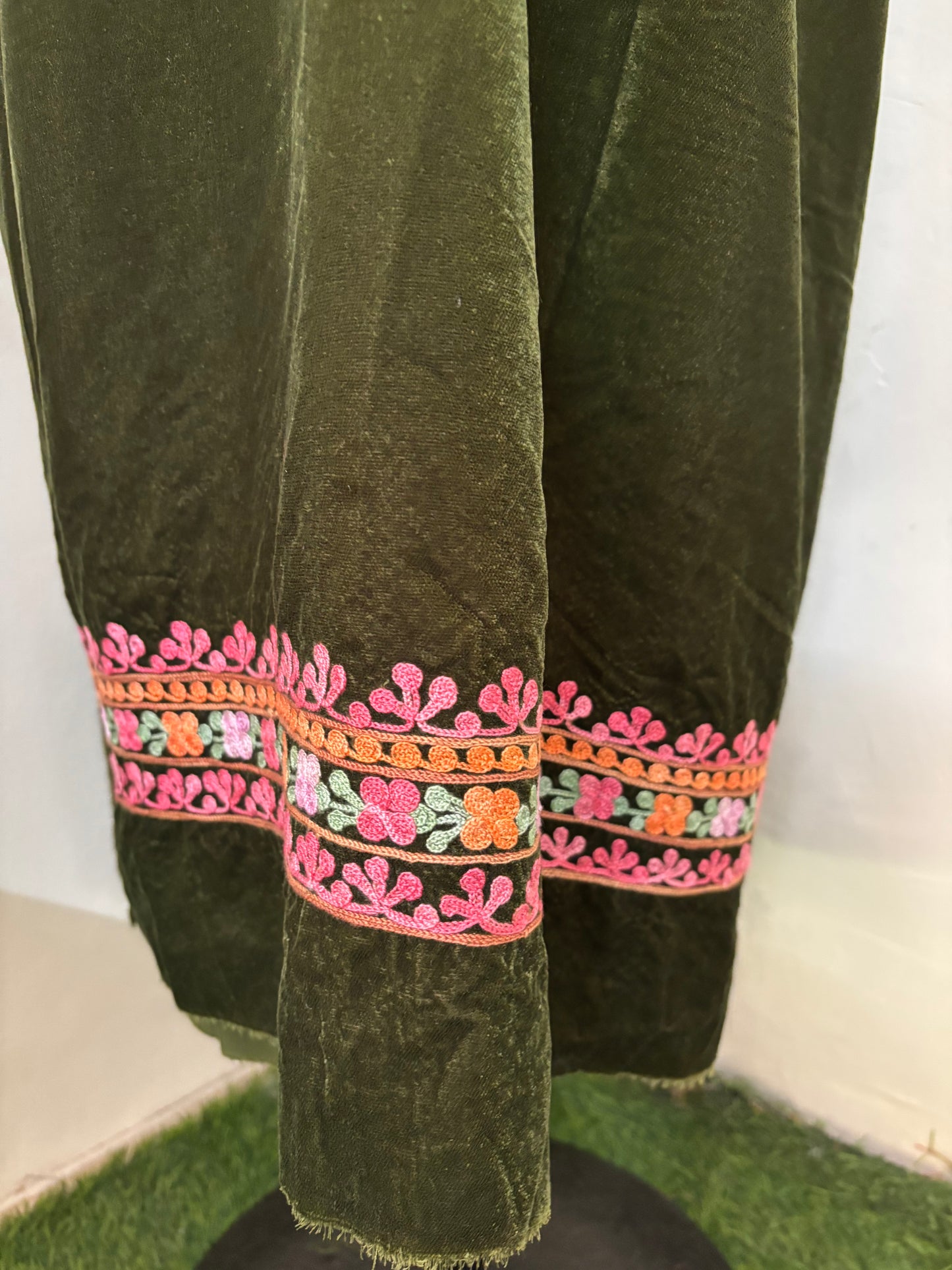 Henna Green Aari Embroidered Velvet 2pc Coord Set