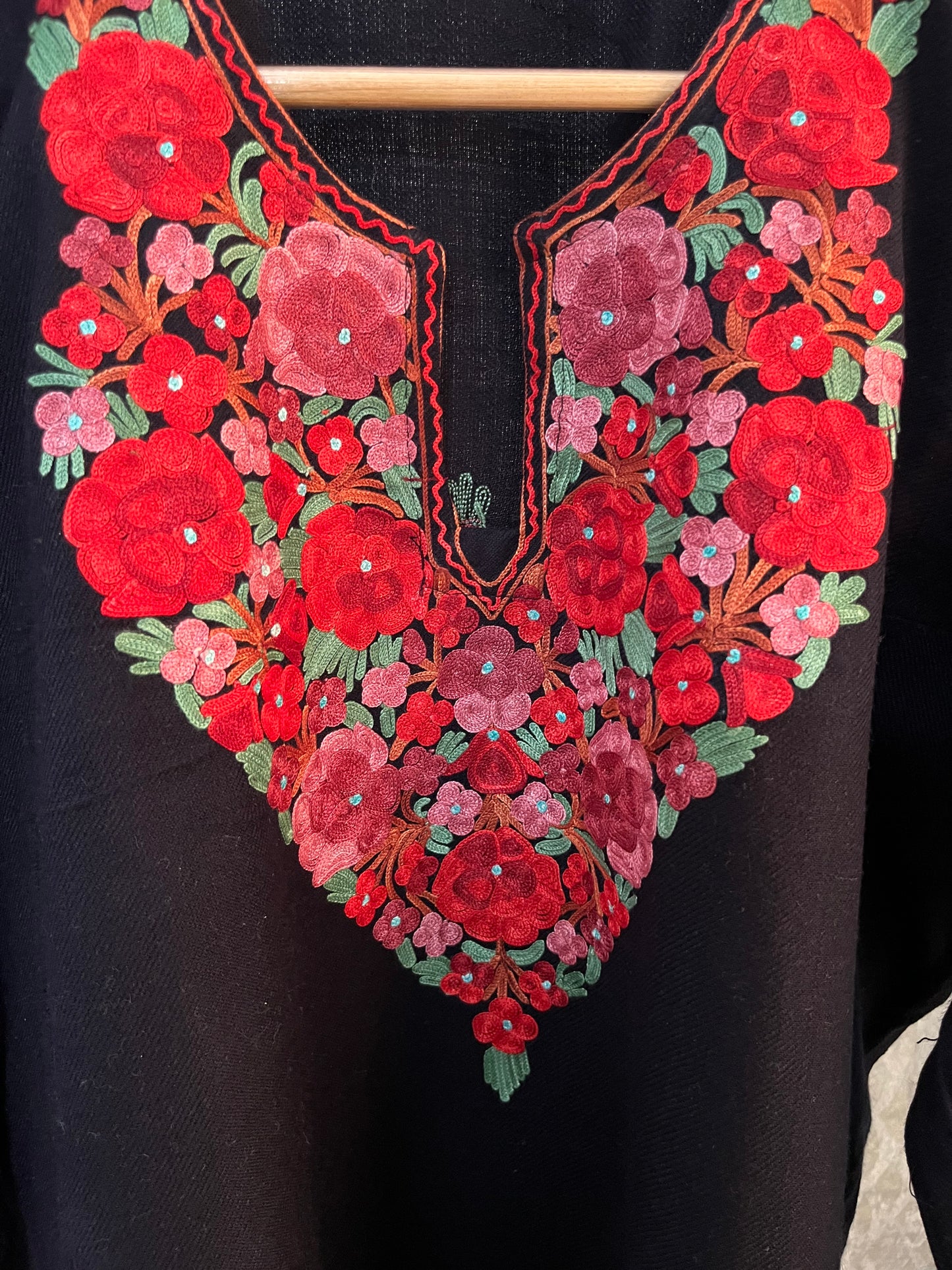 Black Aari Embroidered Wool Pheran