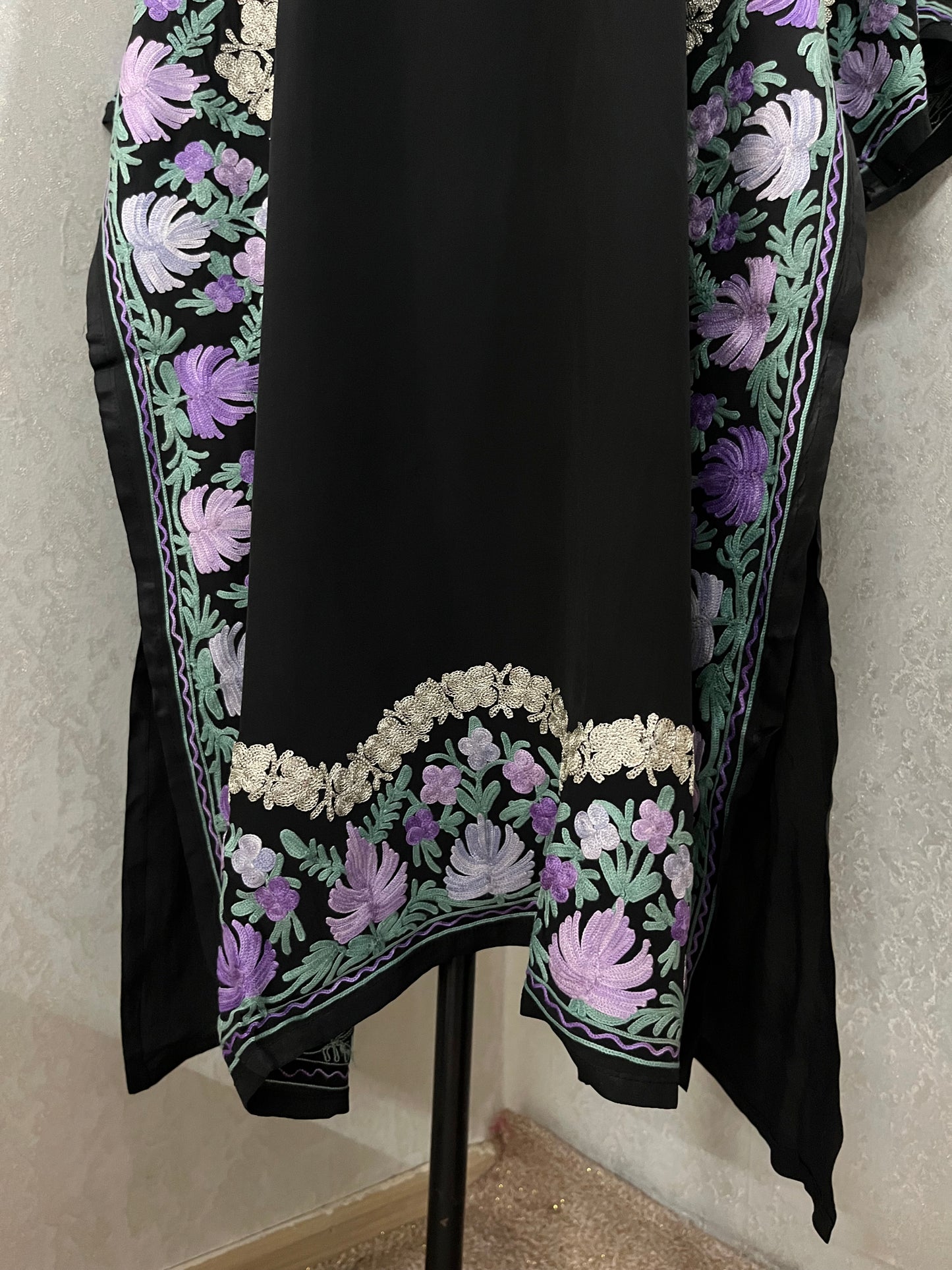 Black Stitched Crape Suit Set with dupatta (44)