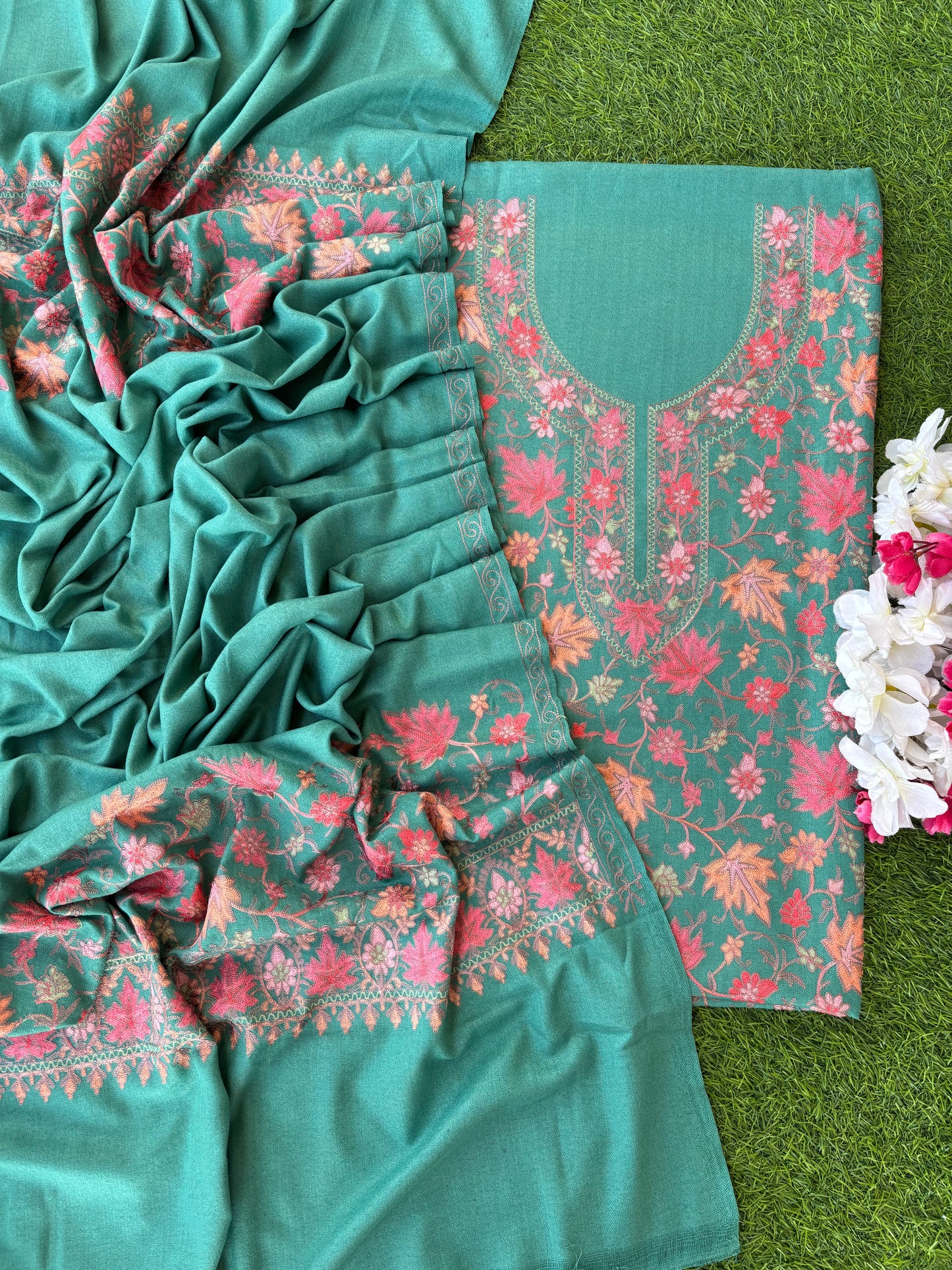 Green Woollen Kashmiri Suit (3pc)