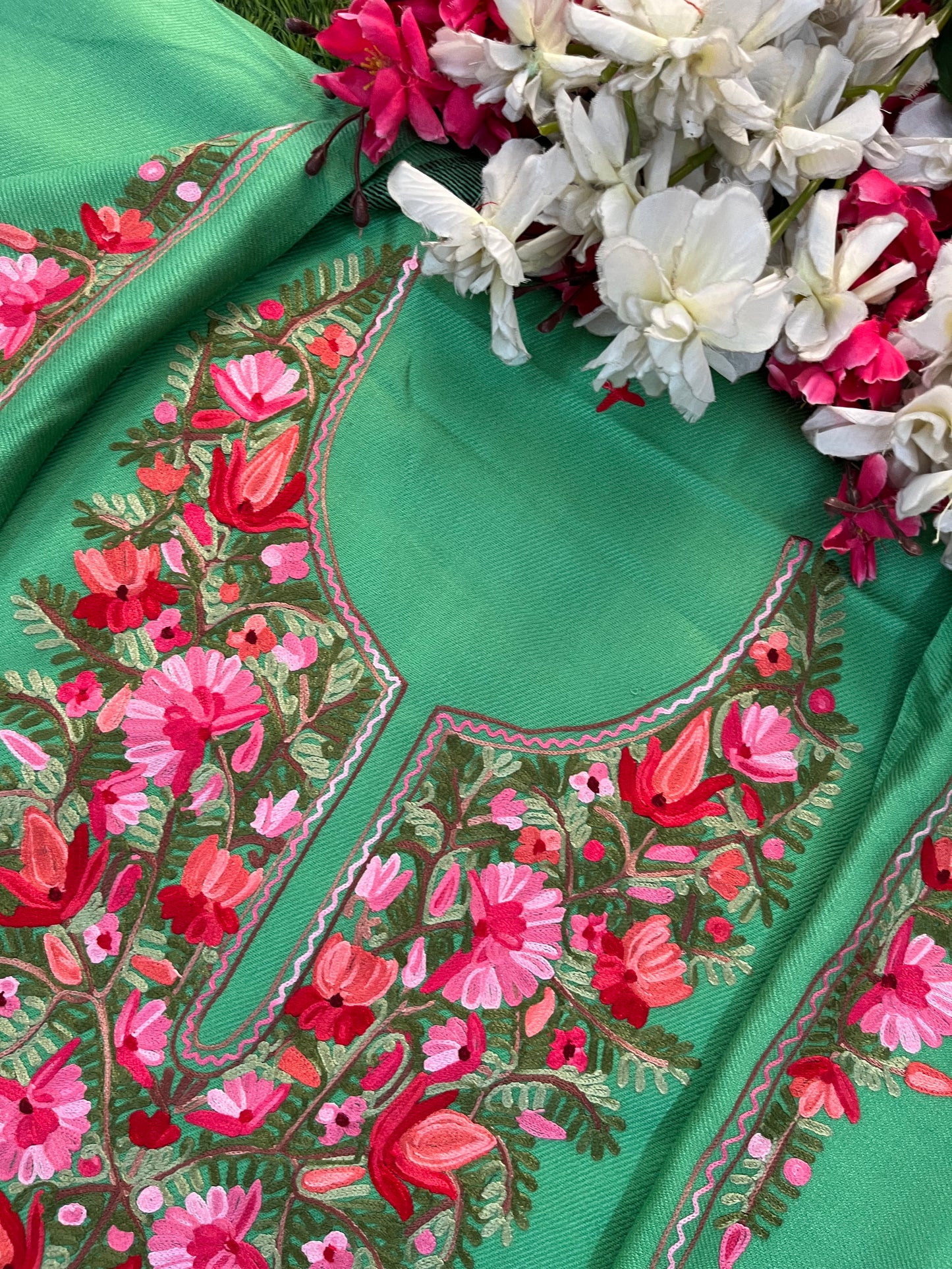 Green Woollen Aari Embroidered 2pc suit 5mtr