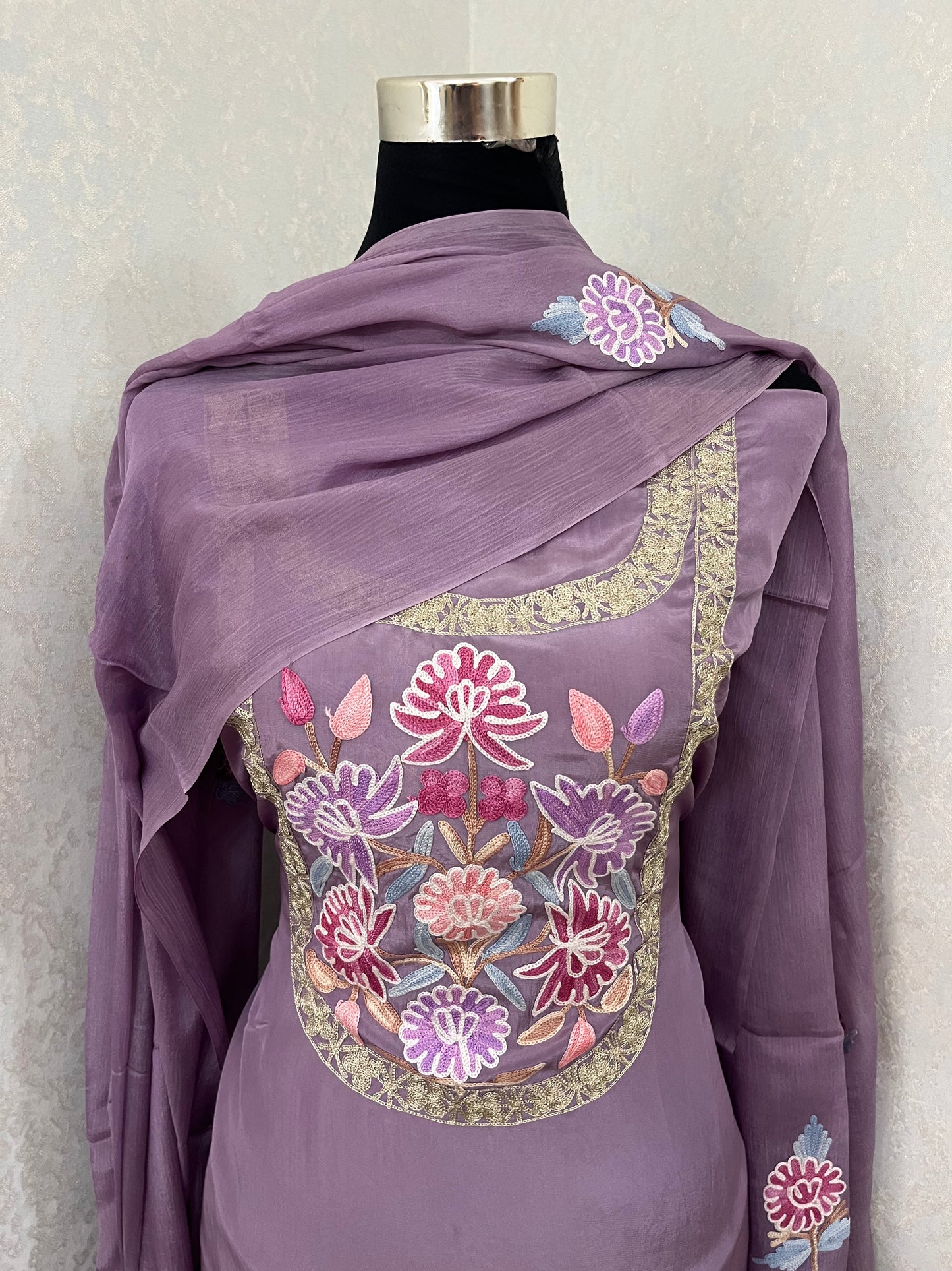 Lilac Kalaa Crape Kashmiri Suit