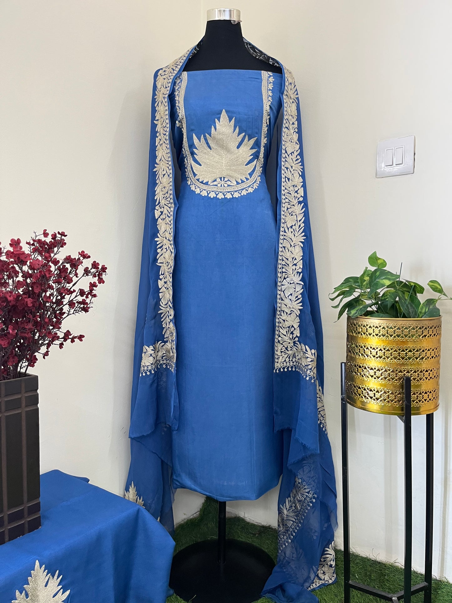 Sanam’ Tilla Kashmiri Silk Suit