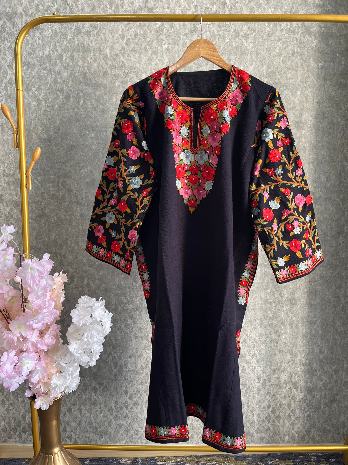 Black Aari Embroidered Wool Pheran