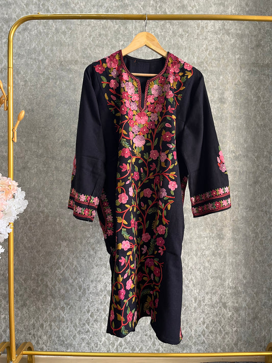 Black Aari Embroidered Wool Pheran