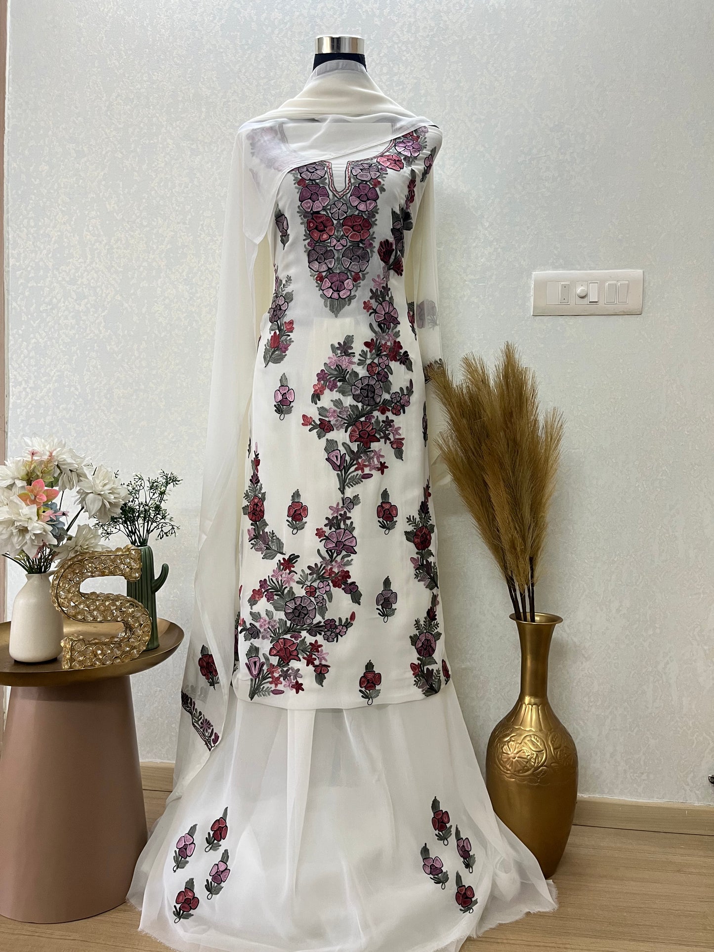 Cream Georgette 3 Pc Kashmiri Suit