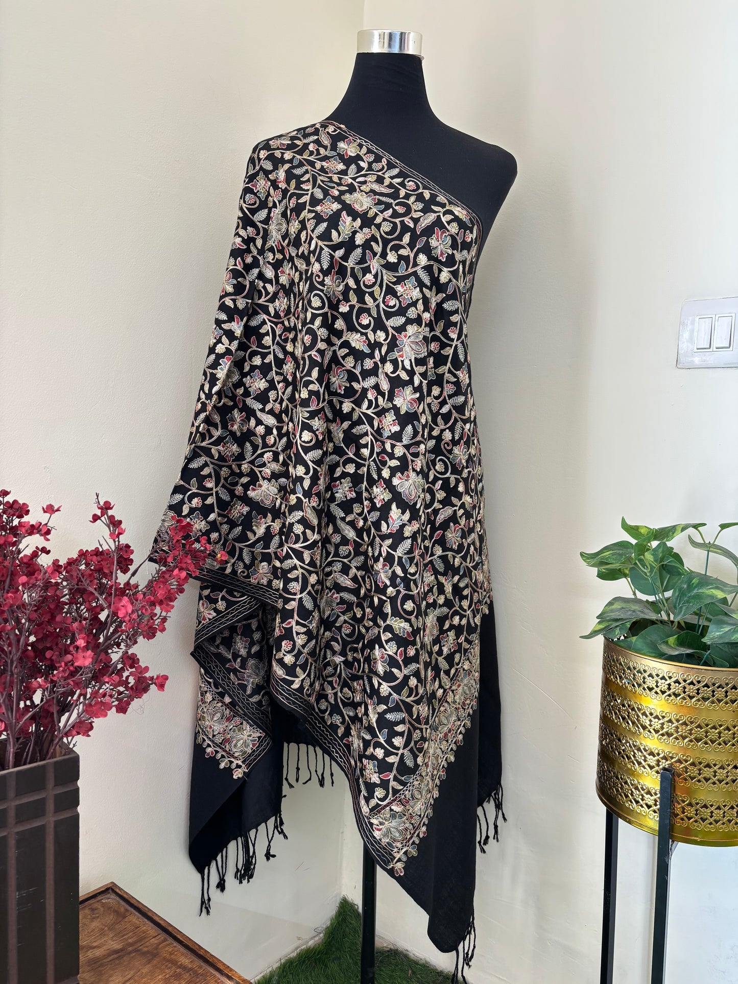 Black Pachranga Jaal Semi Pashmina stole