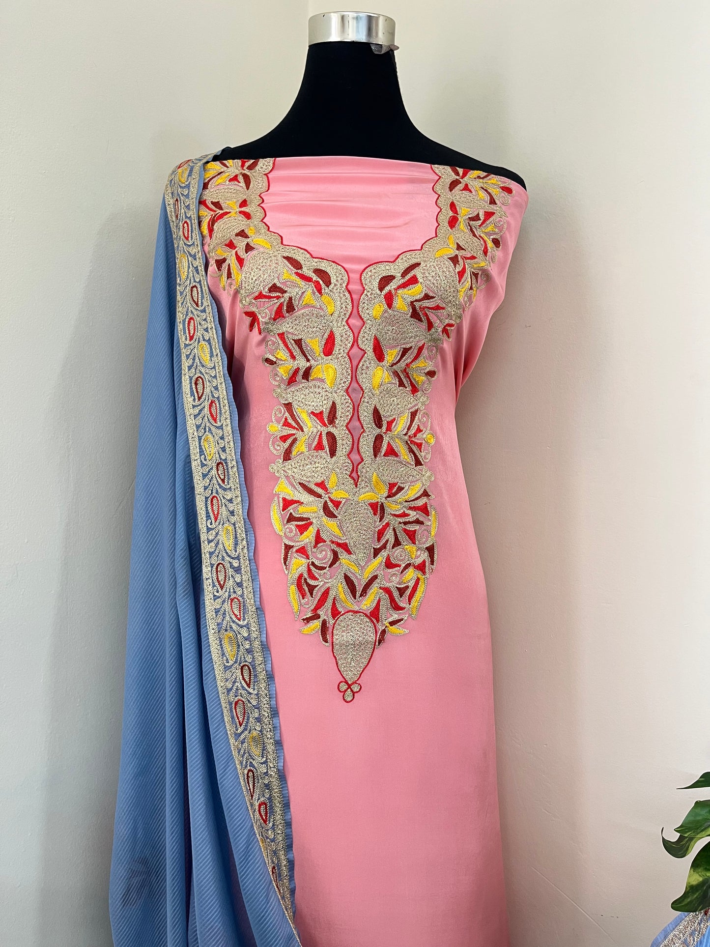 Kalaa’ Soft Pink Crape Kashmiri Suit