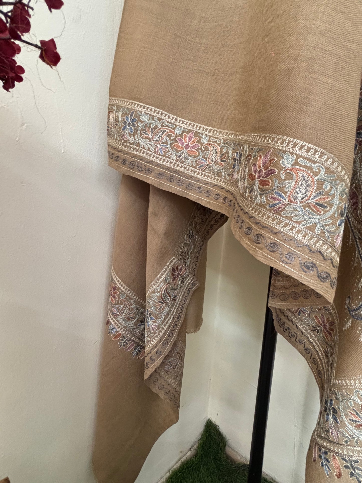 Beige Silk Thread Ambi Aangan Embroidered Fine Semi Pashmina stole