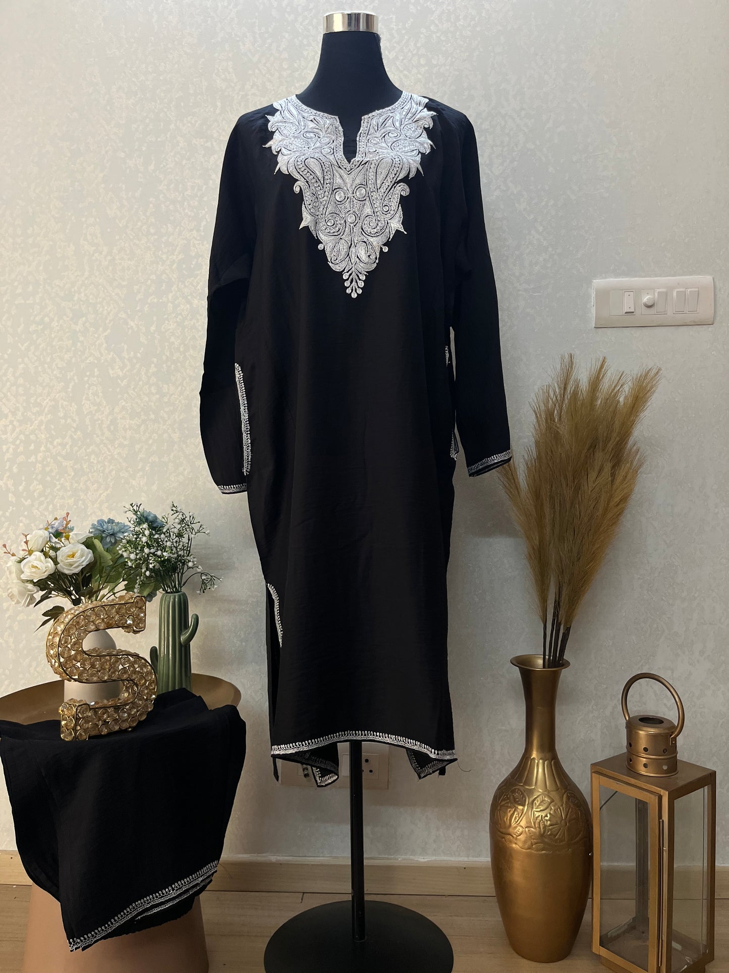 Black Cotton Kashmiri Pheran Set (46)