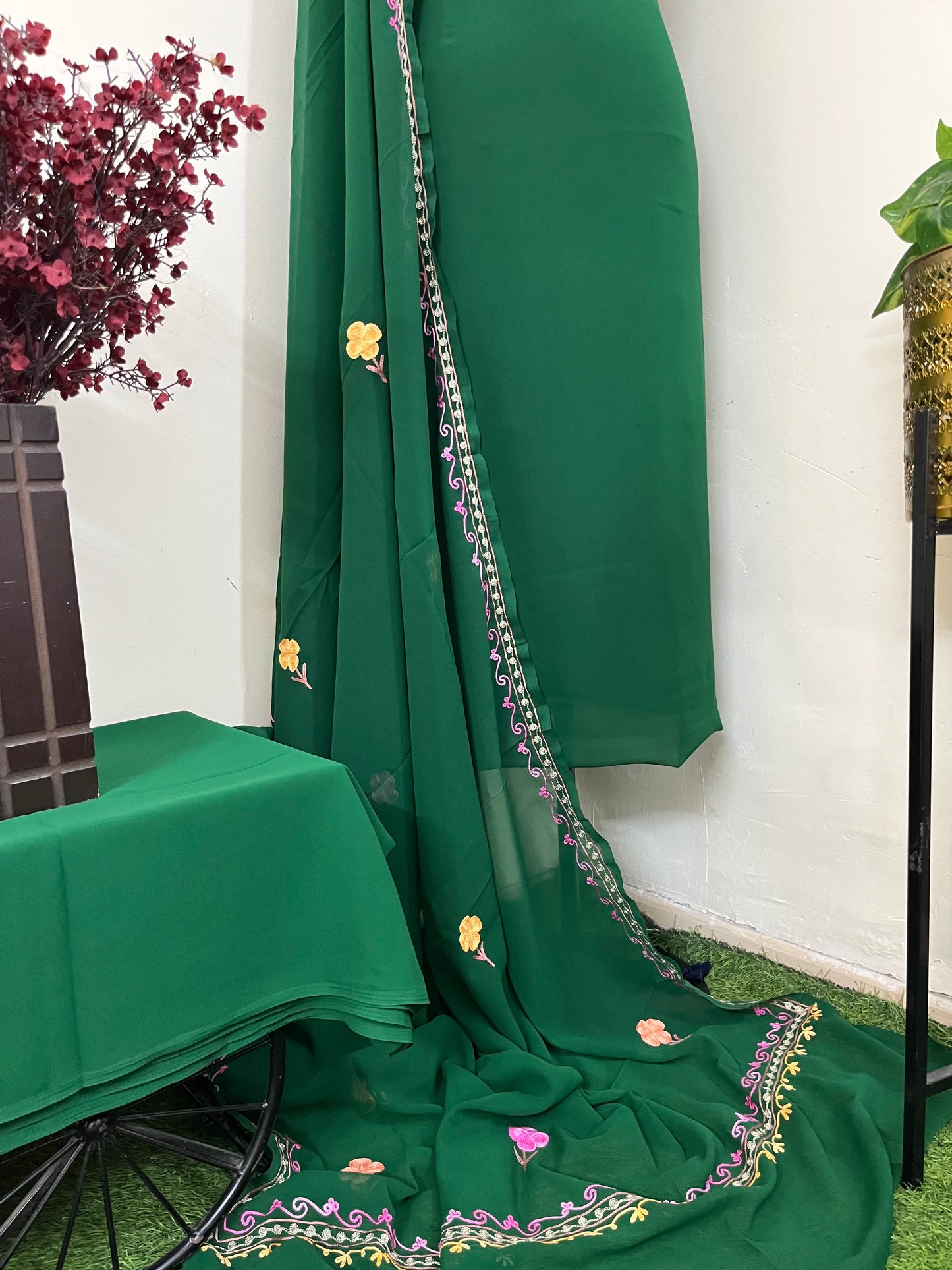 Green Georgette 3 Pc Aari Embroidered Suit Set