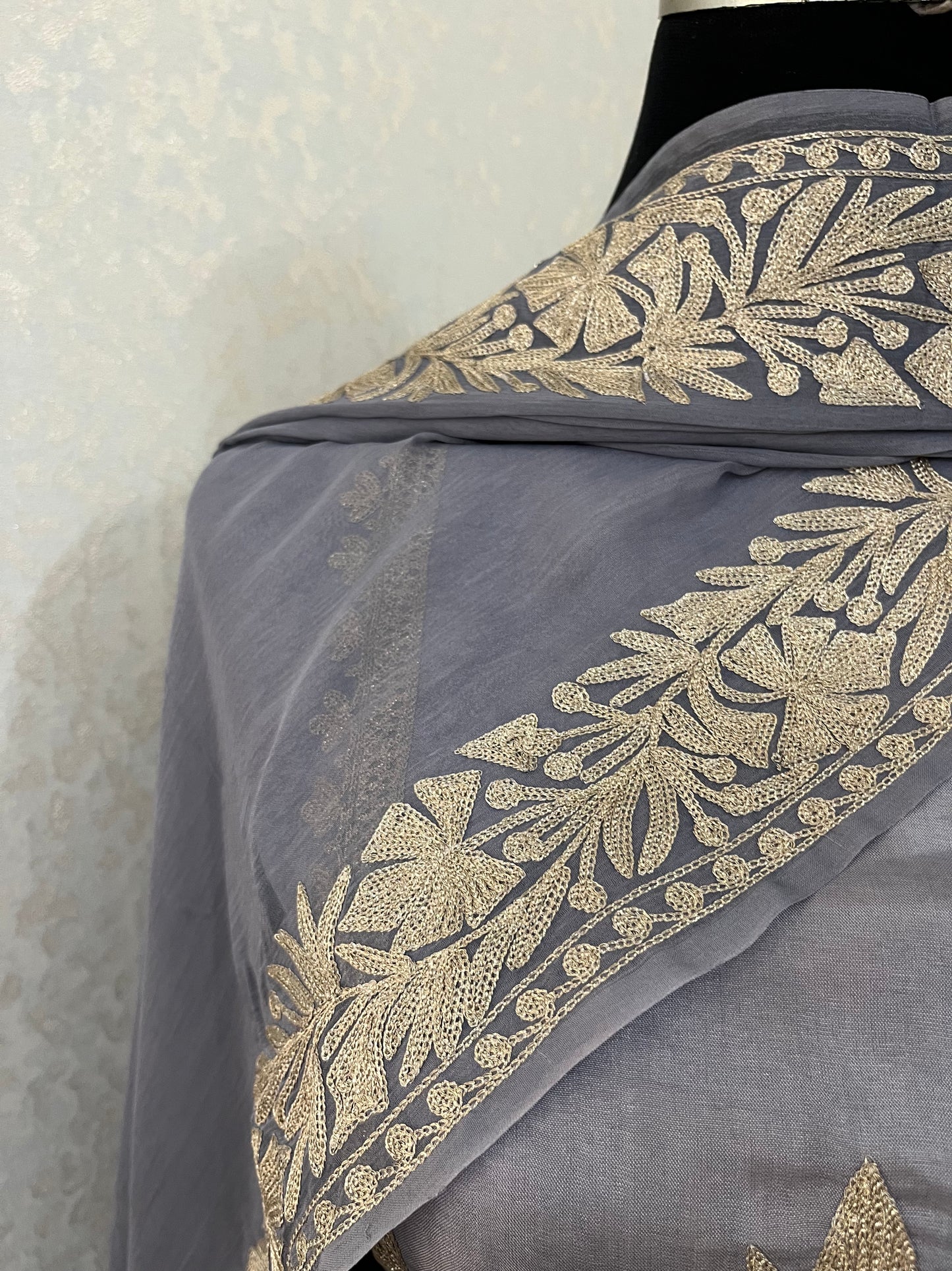 Lavender Sanam’ Tilla Kashmiri Silk Suit