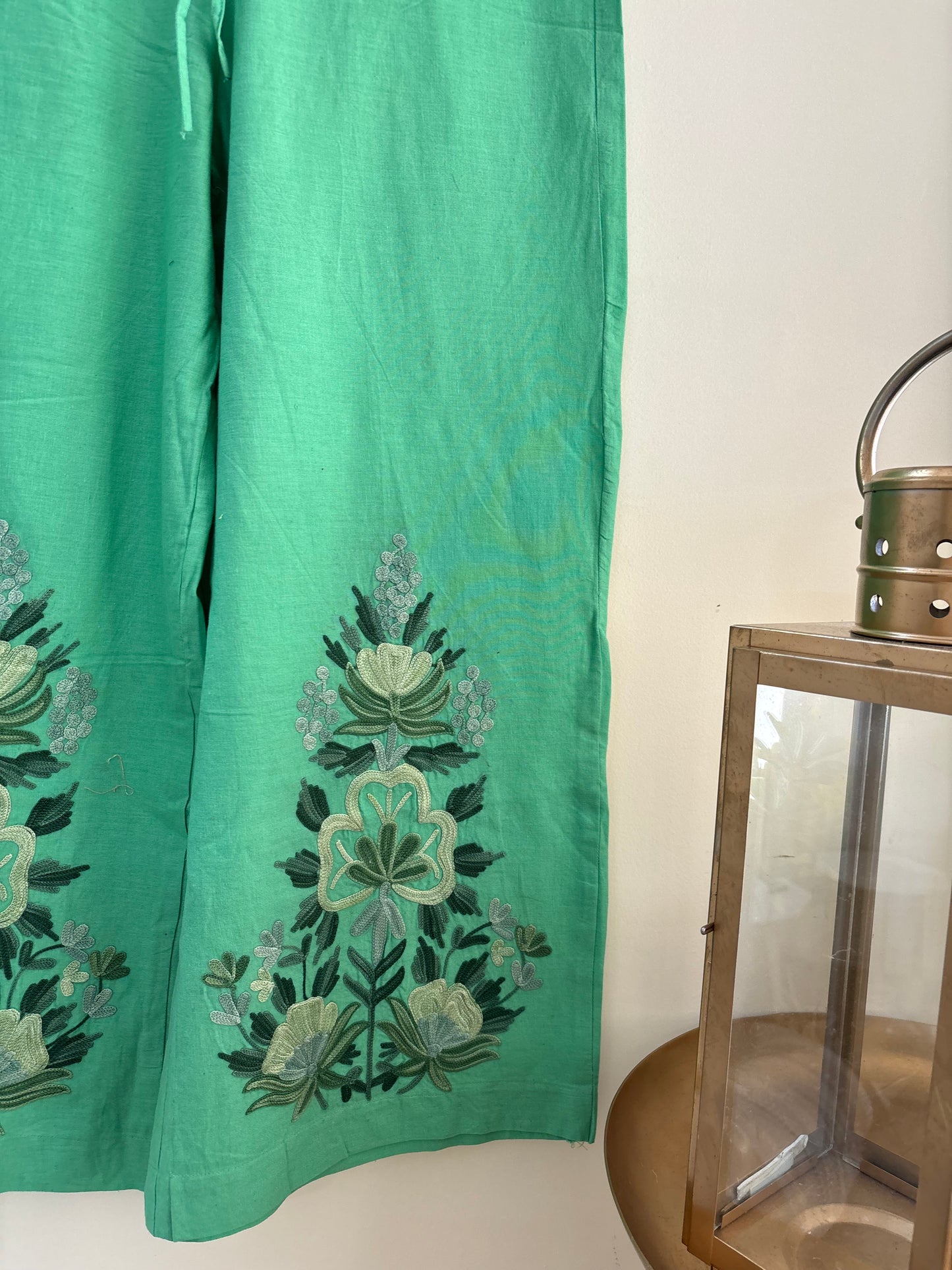 Women Green Solid Cropped Wide Leg Aari Embroidered Palazzos ‘XL’