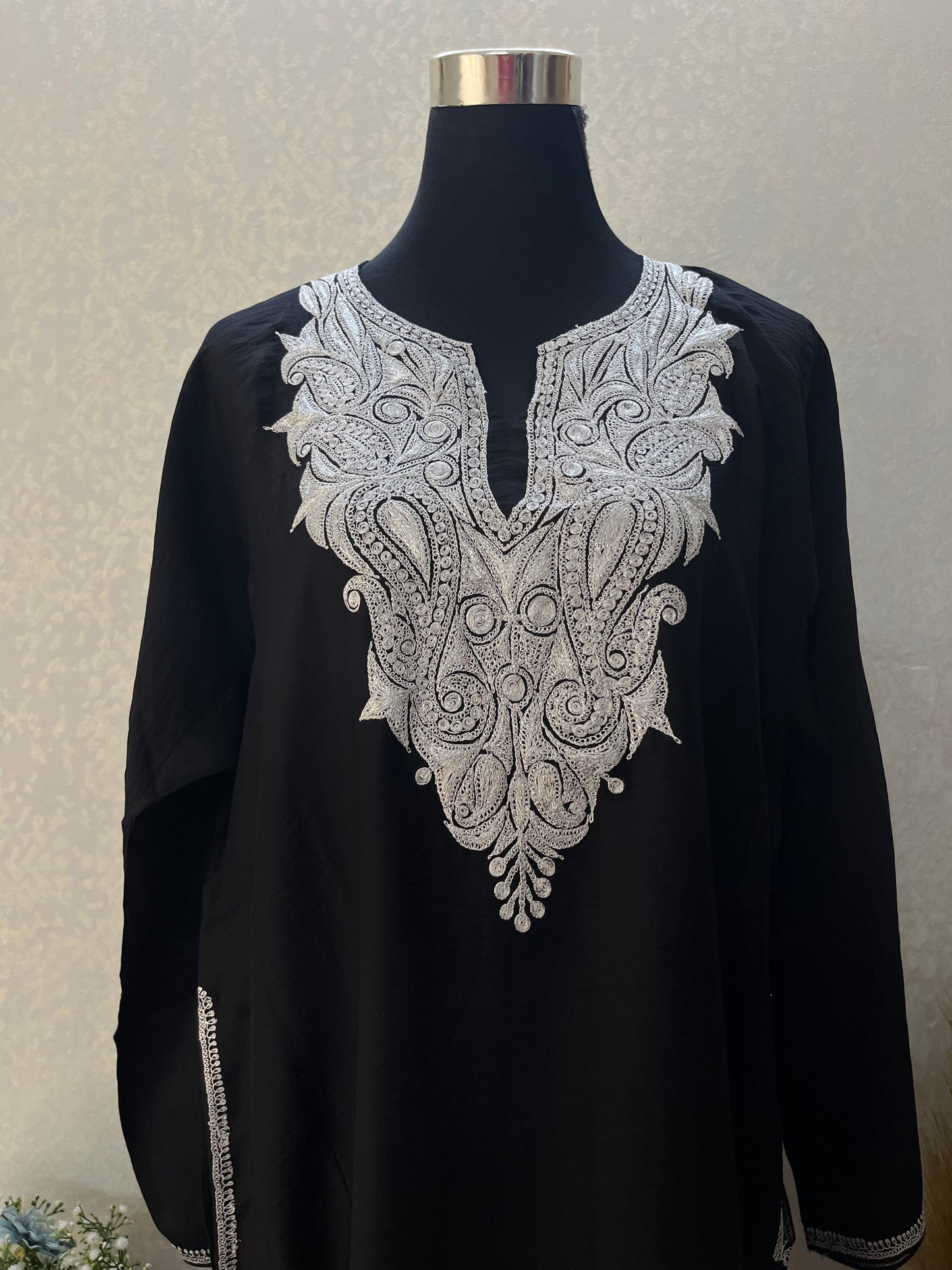 Black Cotton Kashmiri Pheran Set (46)