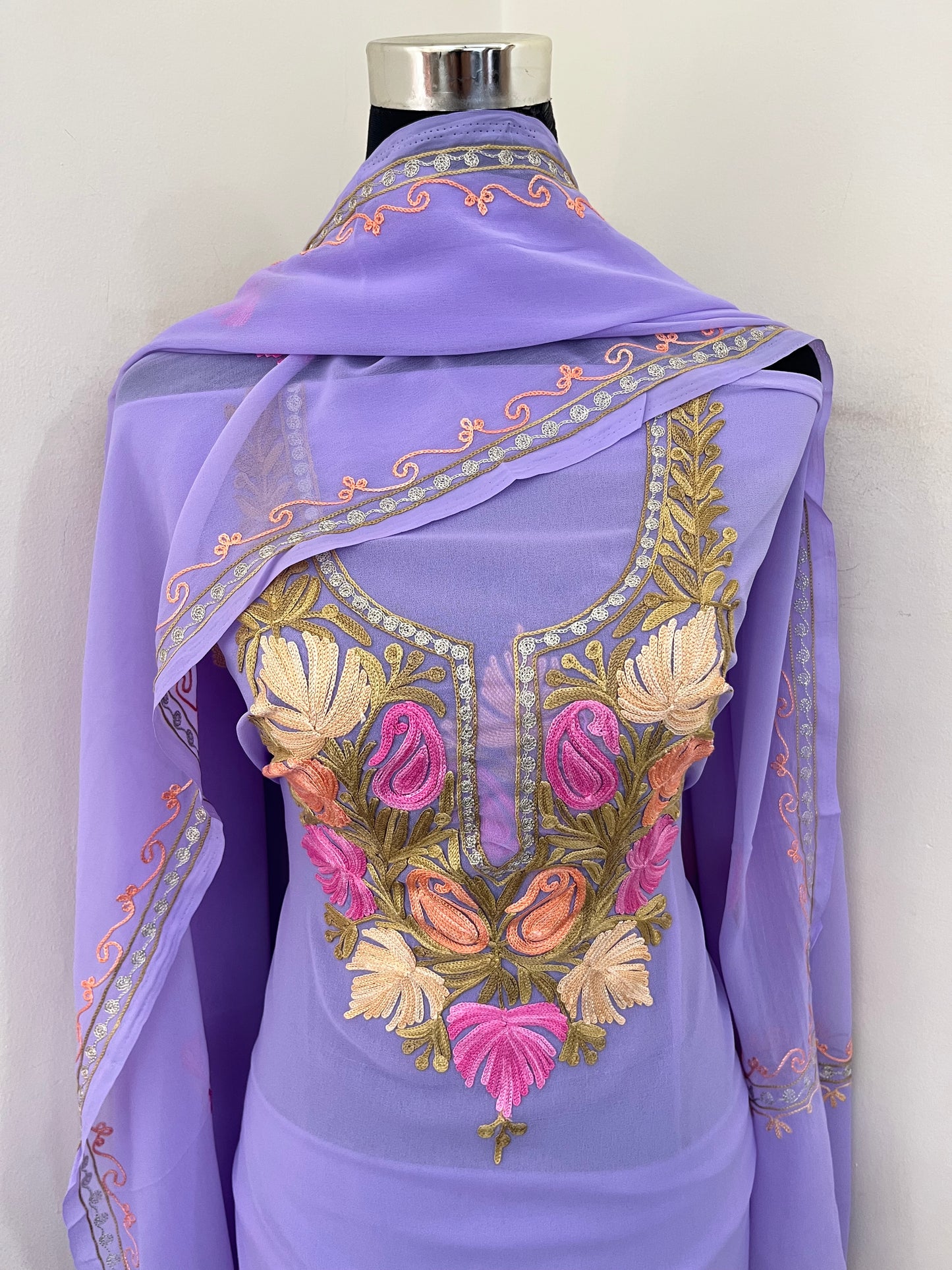 Lavender Georgette 3 Pc Aari Embroidered Suit Setll