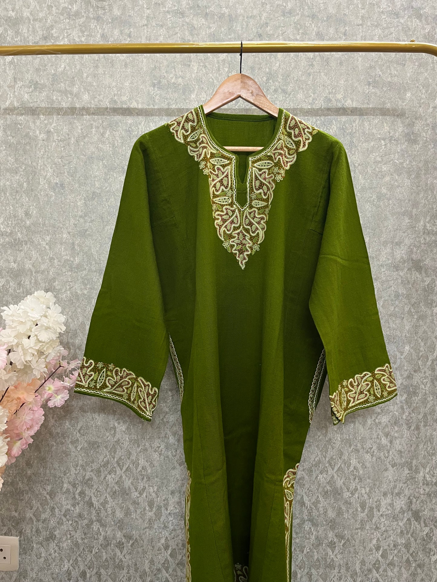 Green Aari and Sozni Hand Embroidered Pure Wool Pheran