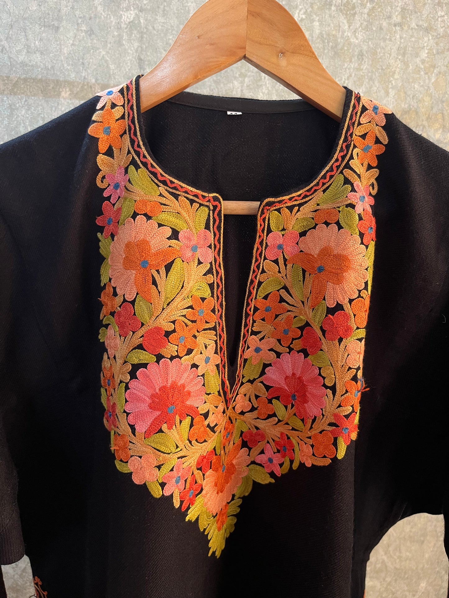 Black Aari Embroidered Wool Pheran