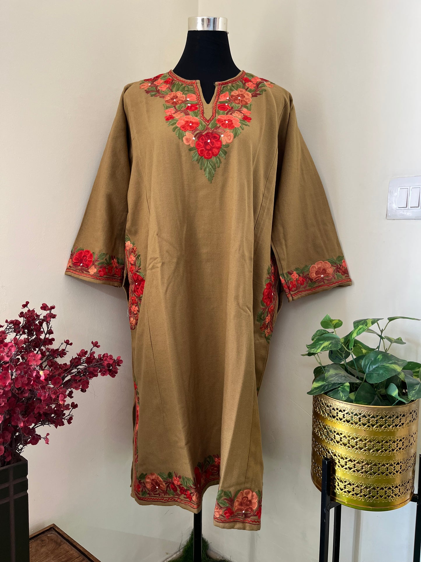 Beige Aari Embroidered Wool Pheran