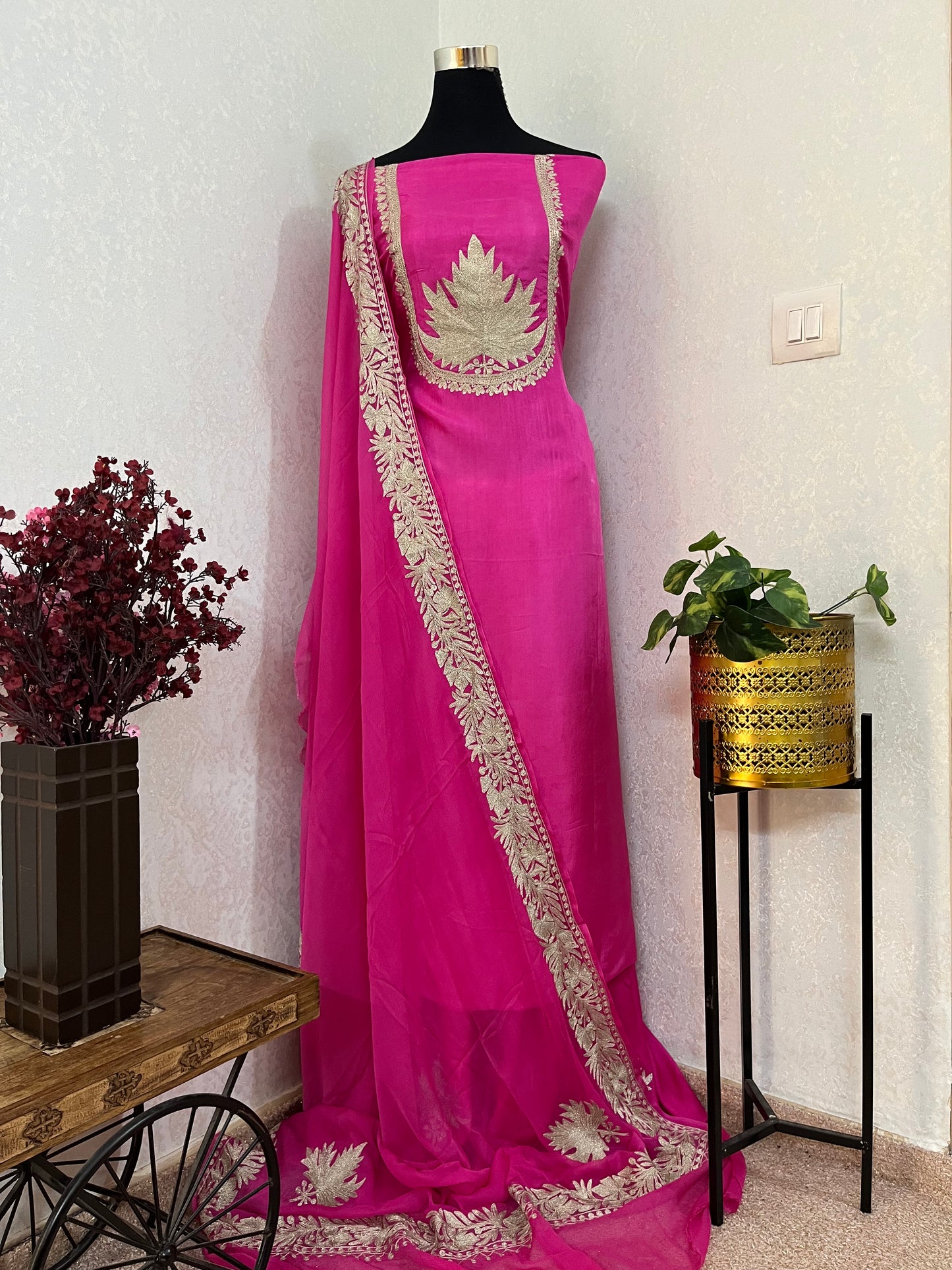 Fuchsia Sanam’ Tilla Kashmiri Silk Suit