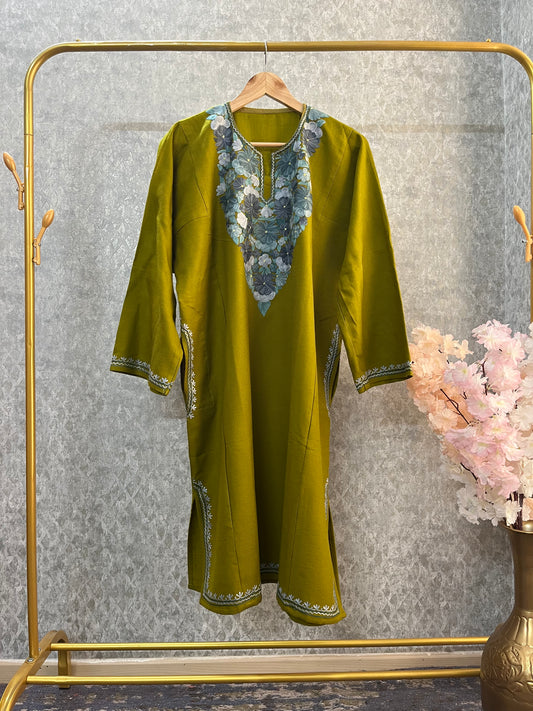 Heena Green Aari Embroidered Wool Pheran