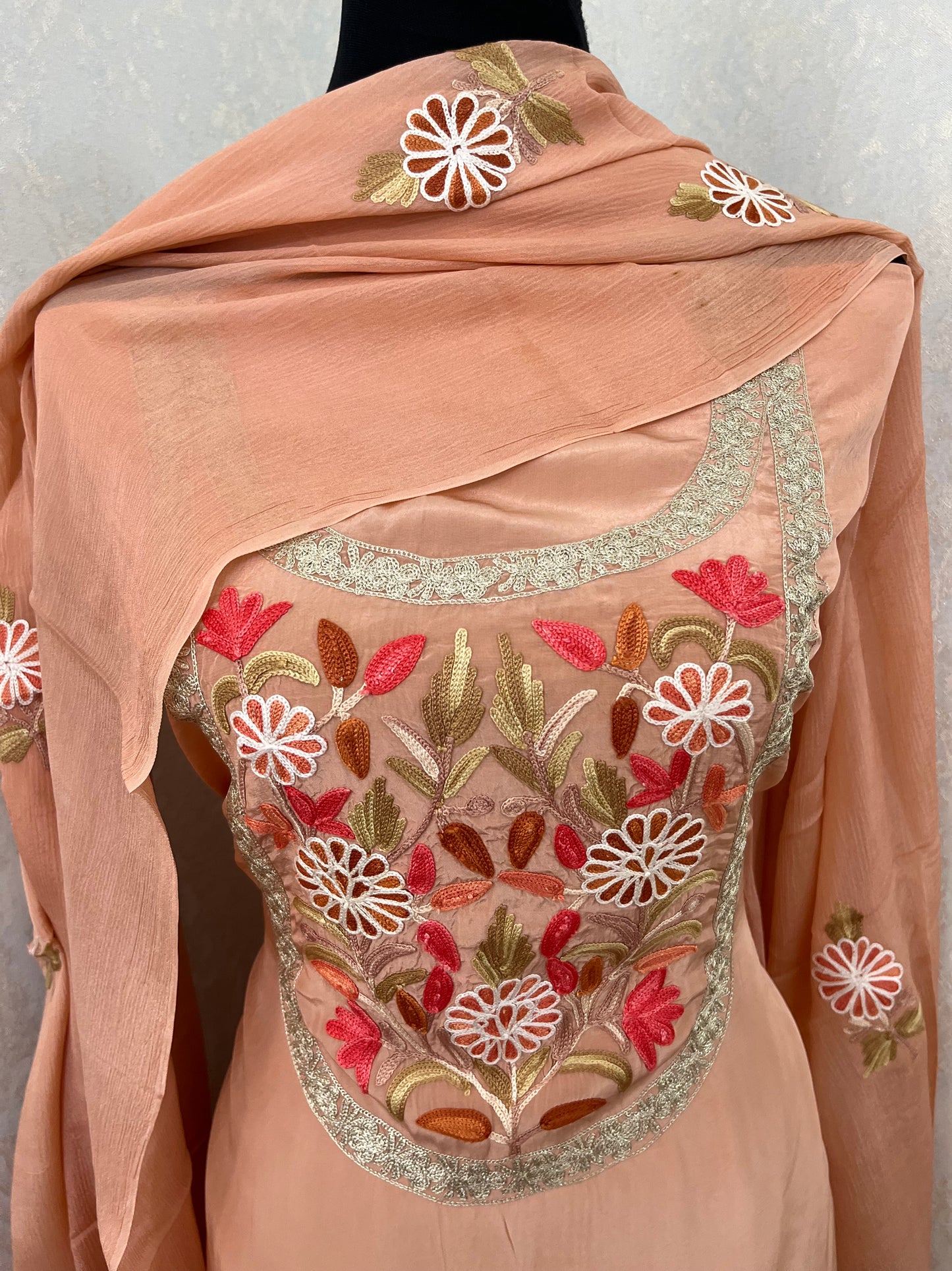 Soft Peach Kalaa’ Crape Kashmiri Suit