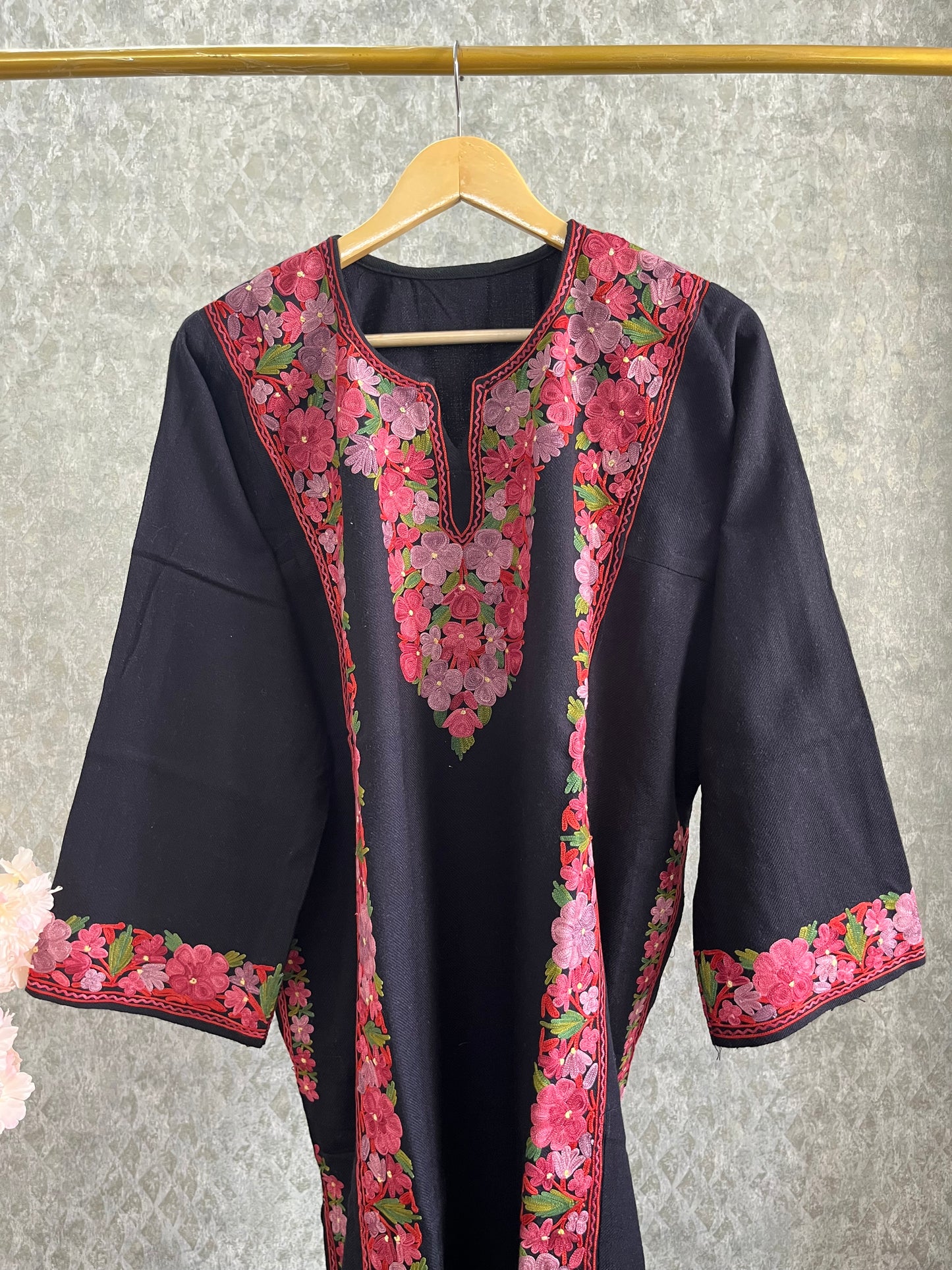 Black Aari Embroidered Wool Pheran