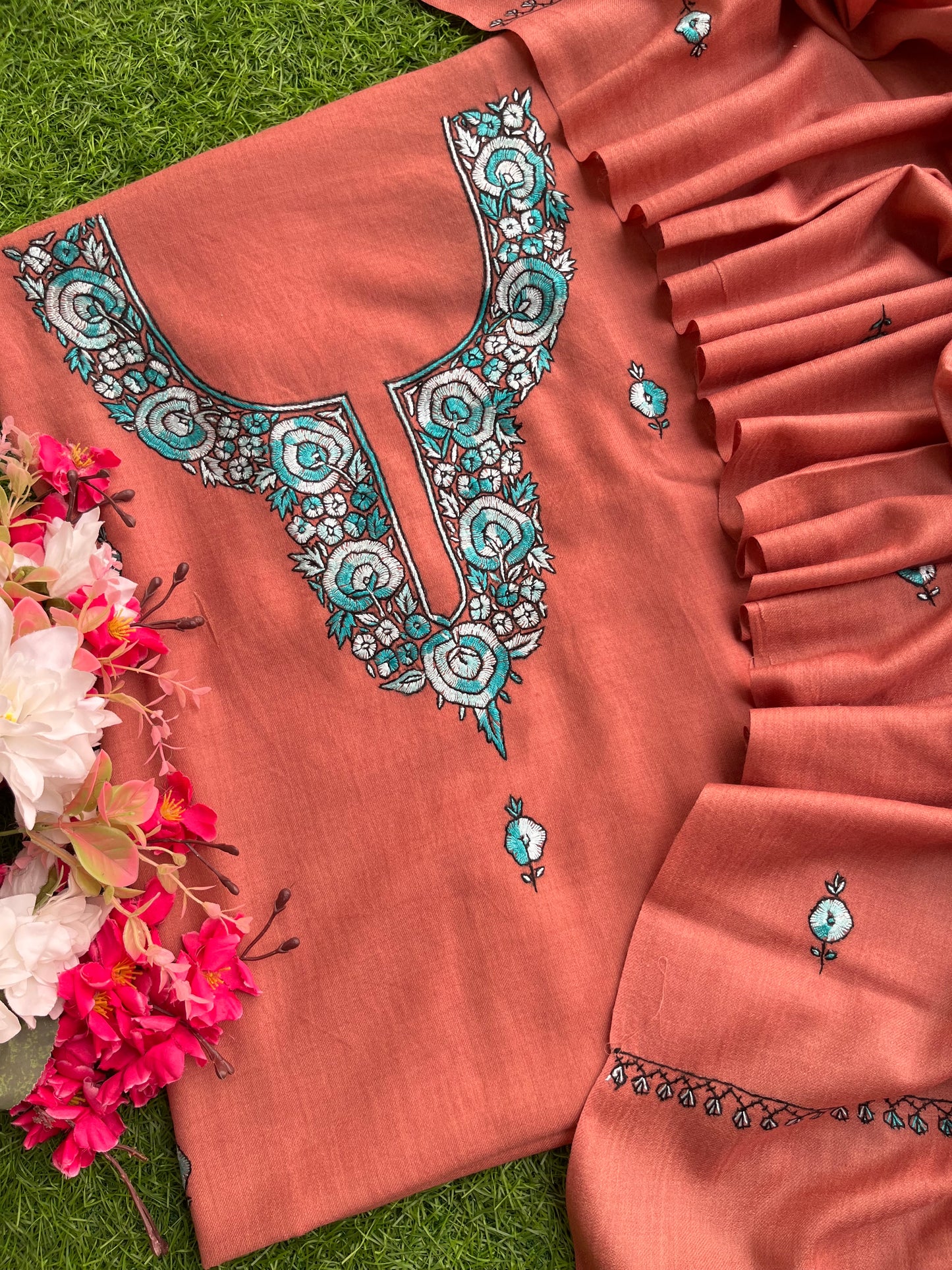 Peach Fine Wool Sozni Embroidered 3pc Suit Stole
