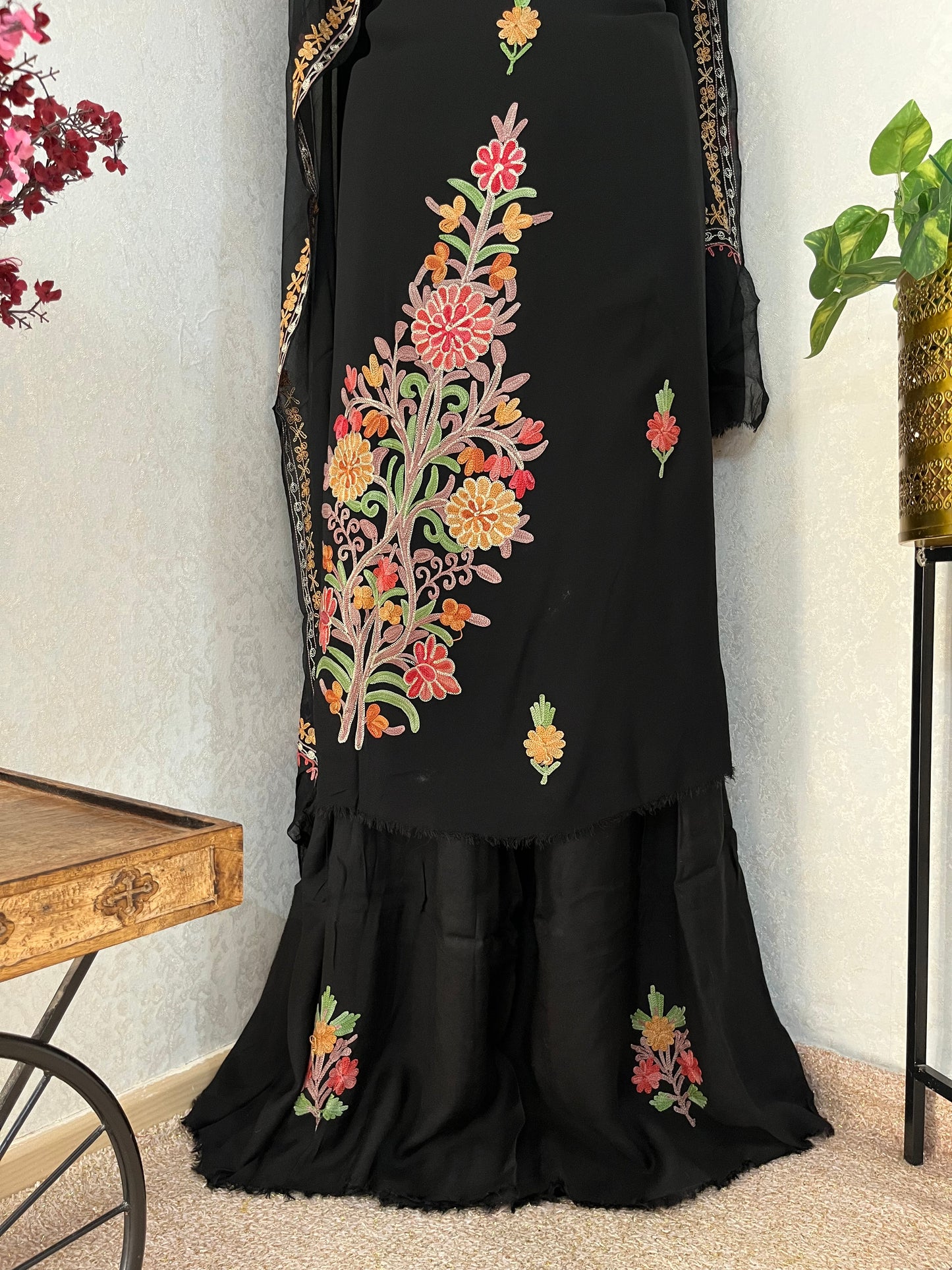 Black Pure Georgette Aari Embroidered Suito