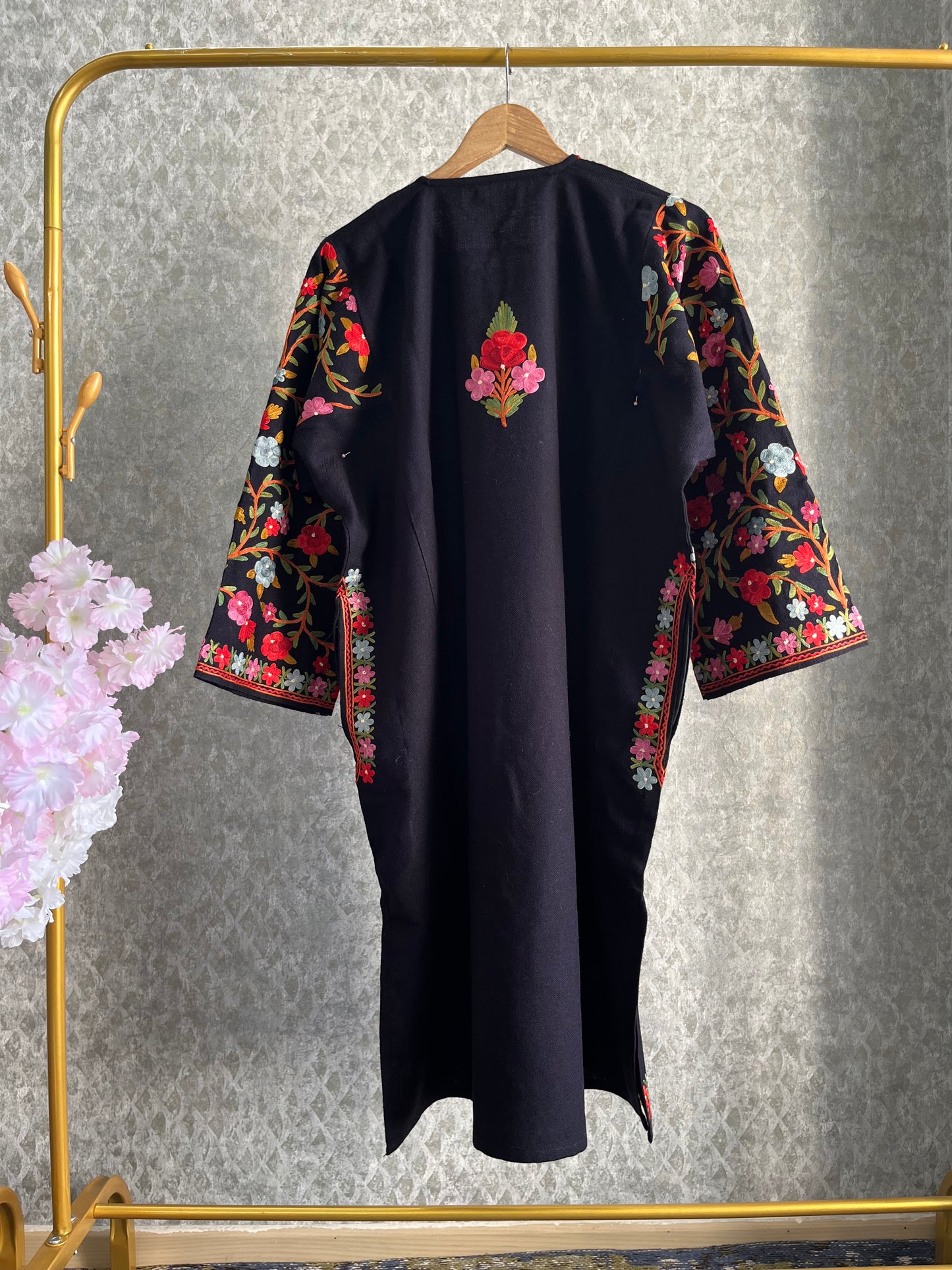 Black Aari Embroidered Wool Pheran