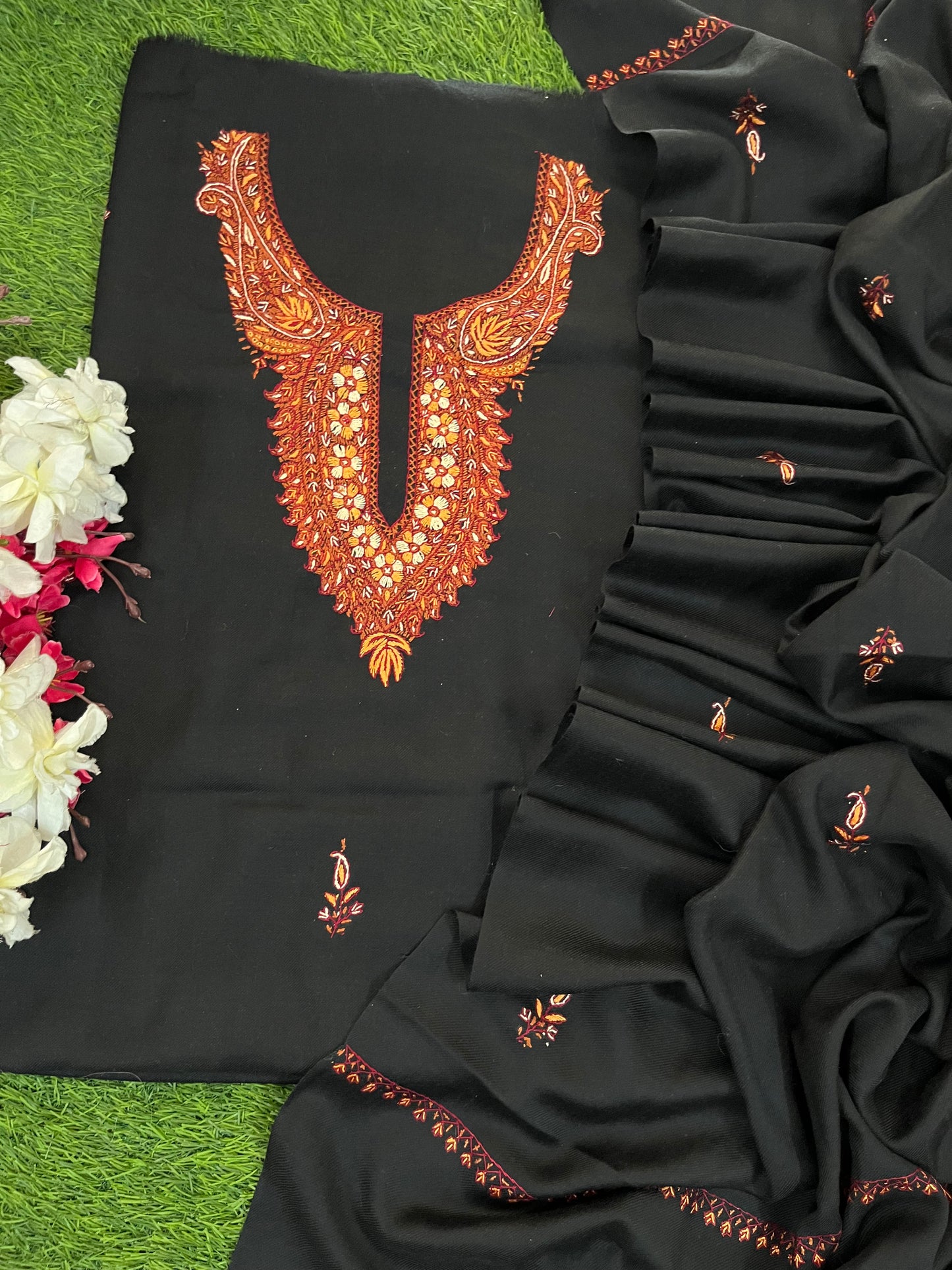 Black Fine Wool Sozni Embroidered 3pc Suit Stole