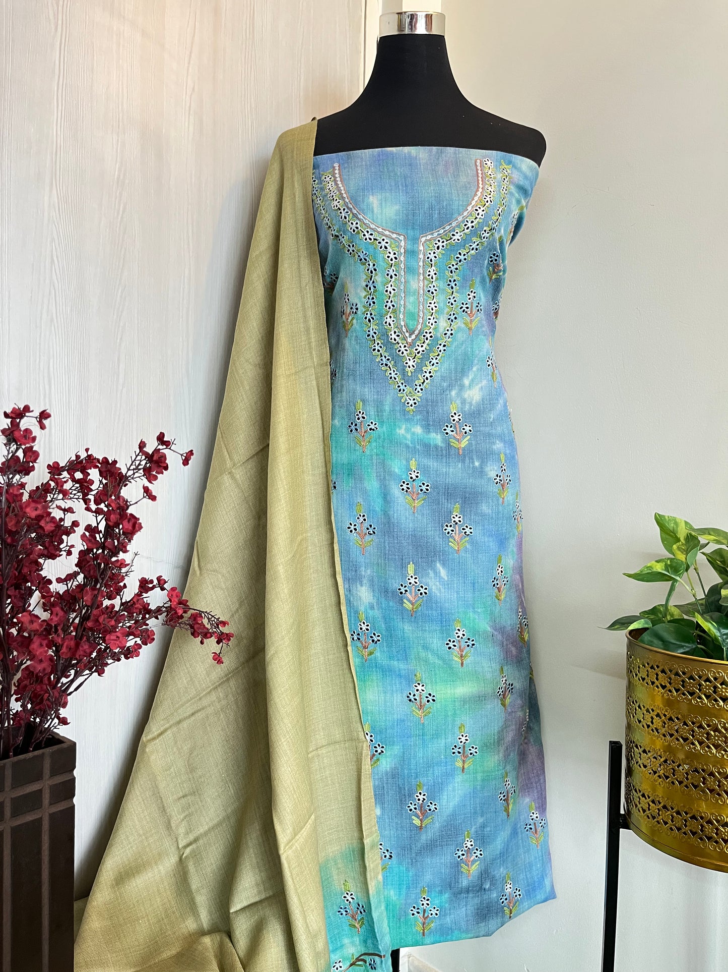 Pure Wool Aari Embroidered Tye & Dye Suit