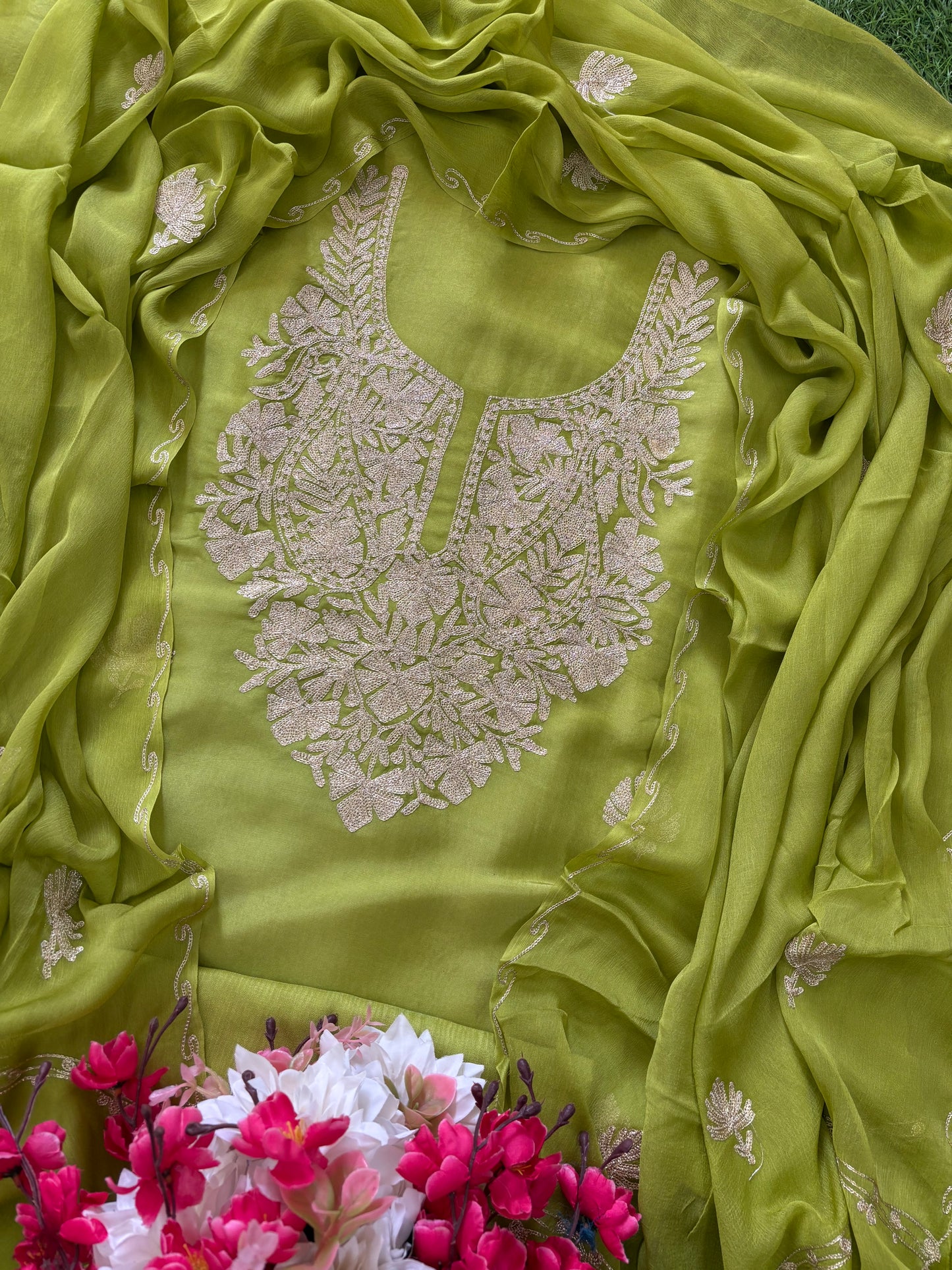 Sanam’ Lawn Green Silk Tilla Kashmiri Suit