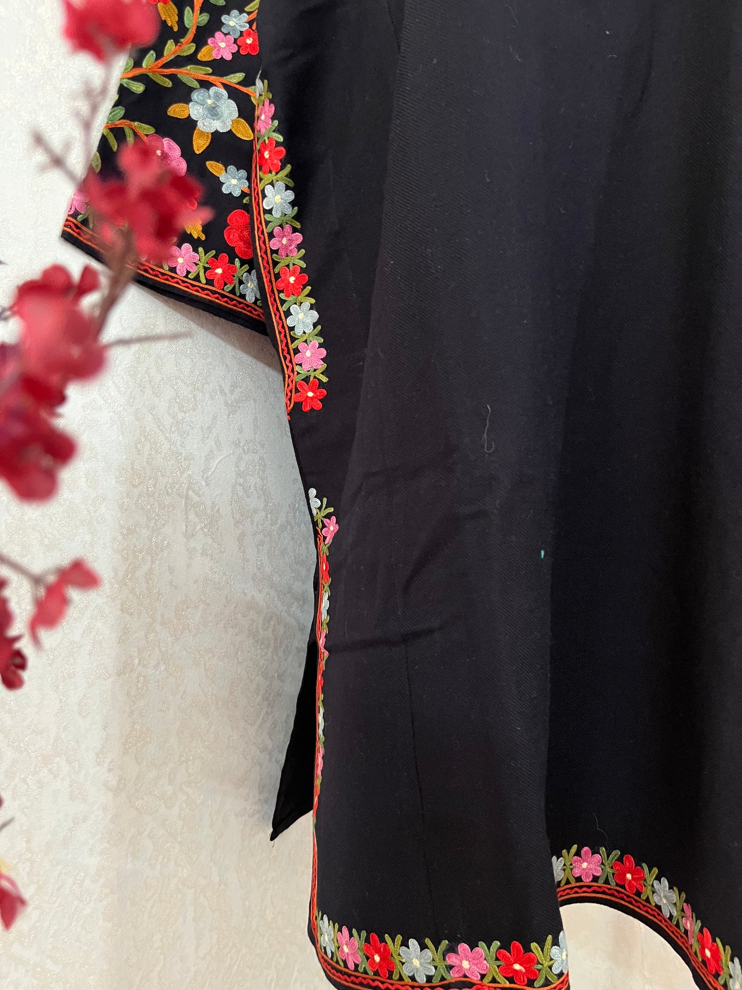 Black Aari Embroidered Wool Pheran