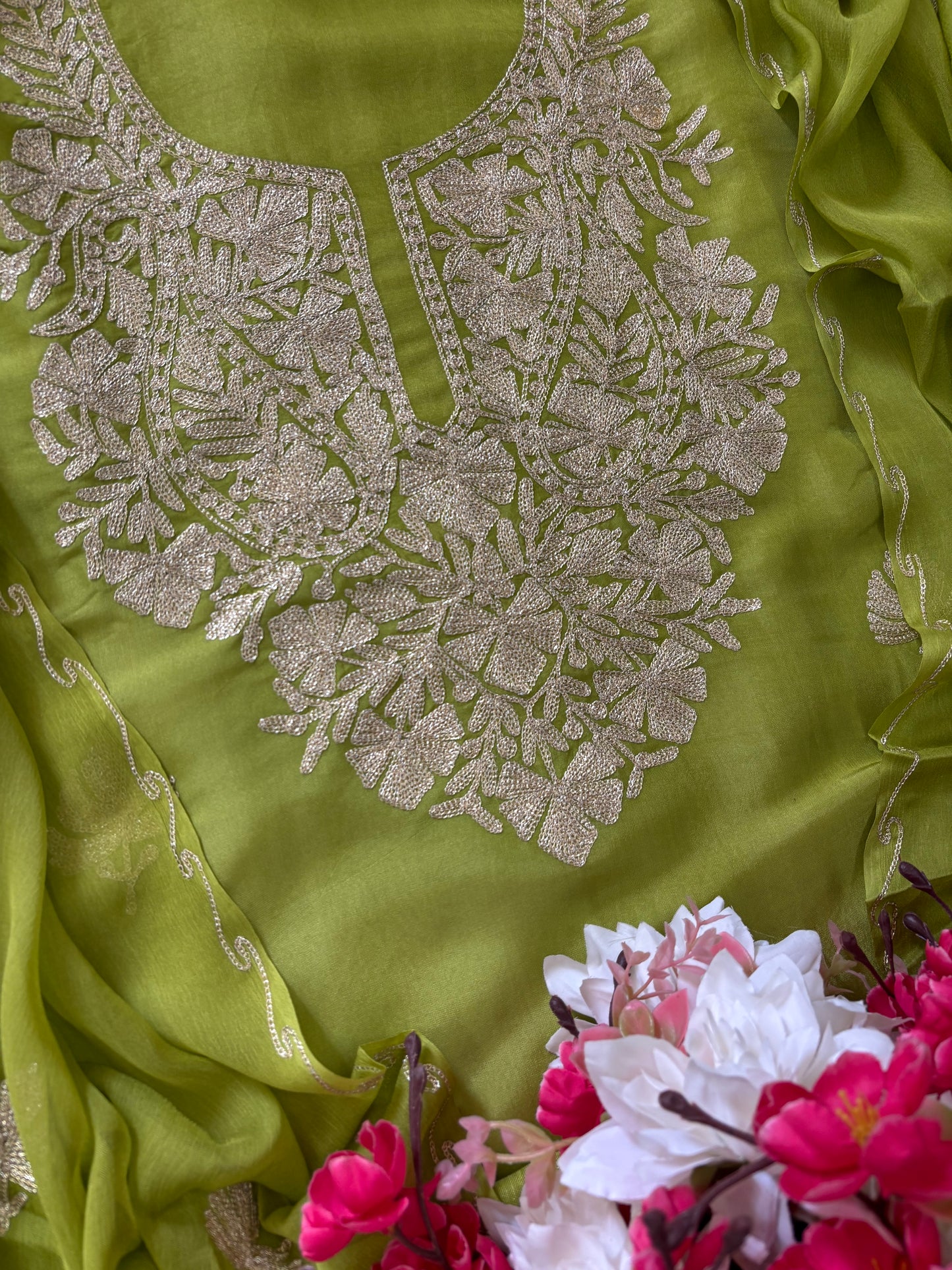 Sanam’ Lawn Green Silk Tilla Kashmiri Suit