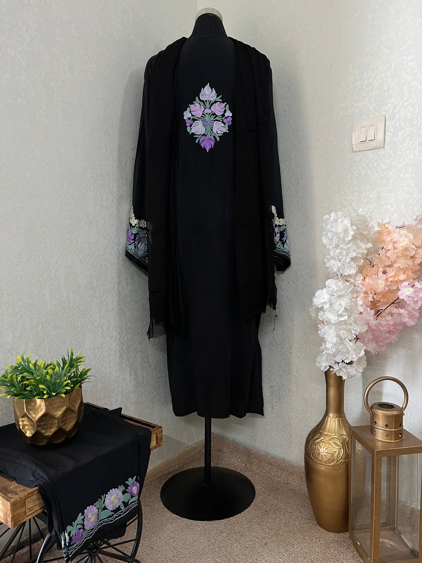 Black Stitched Crape Suit Set with dupatta (44)