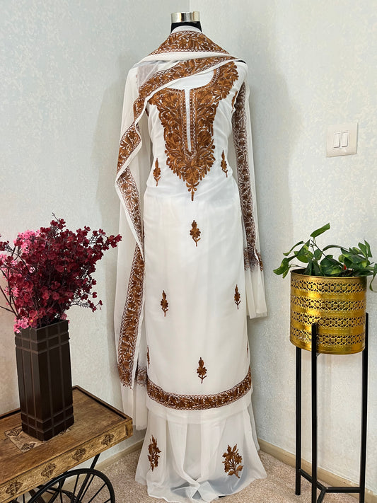 Off white  Georgette 3pc Kashmiri Suit