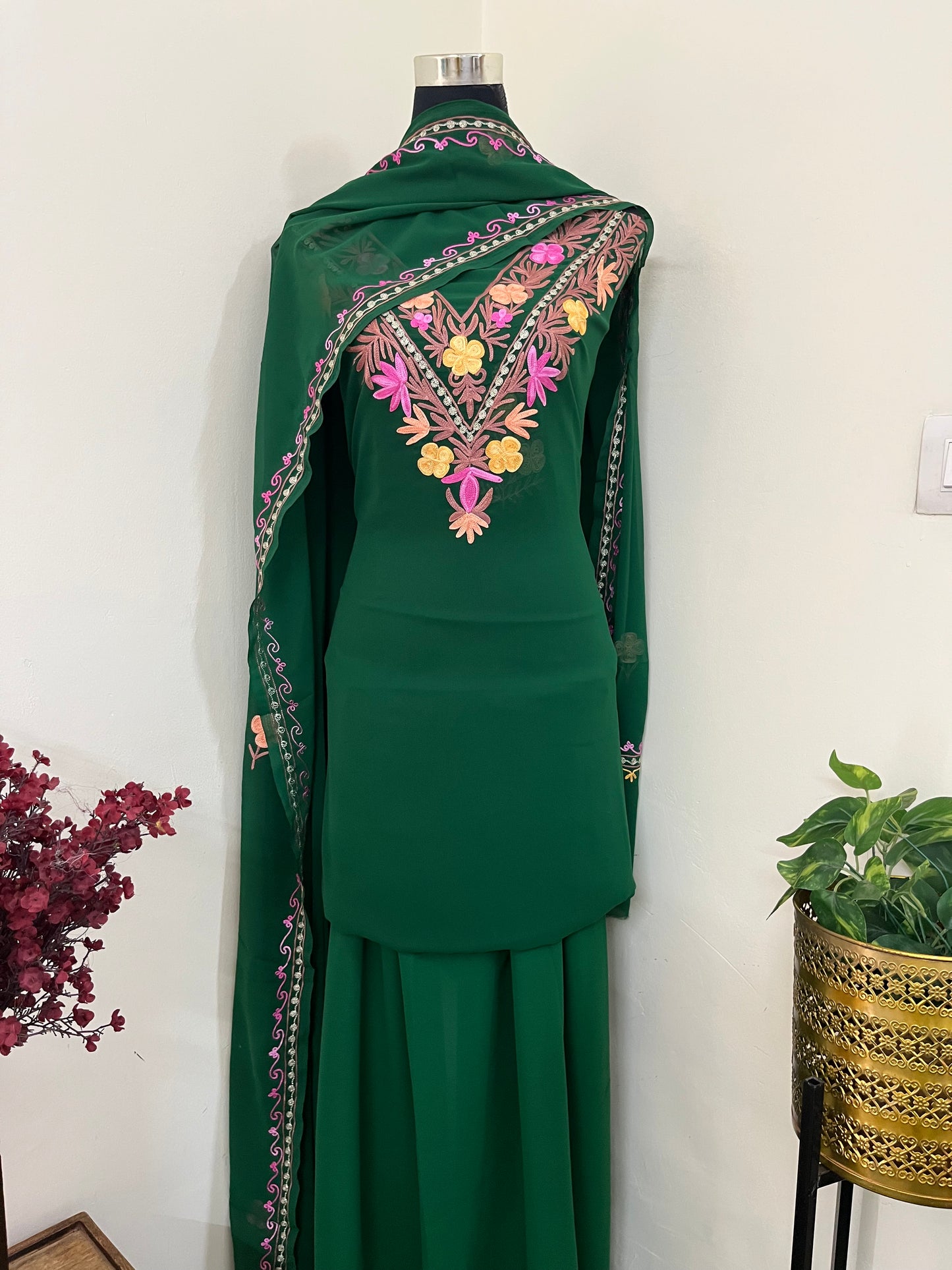 Green Georgette 3 Pc Aari Embroidered Suit Set