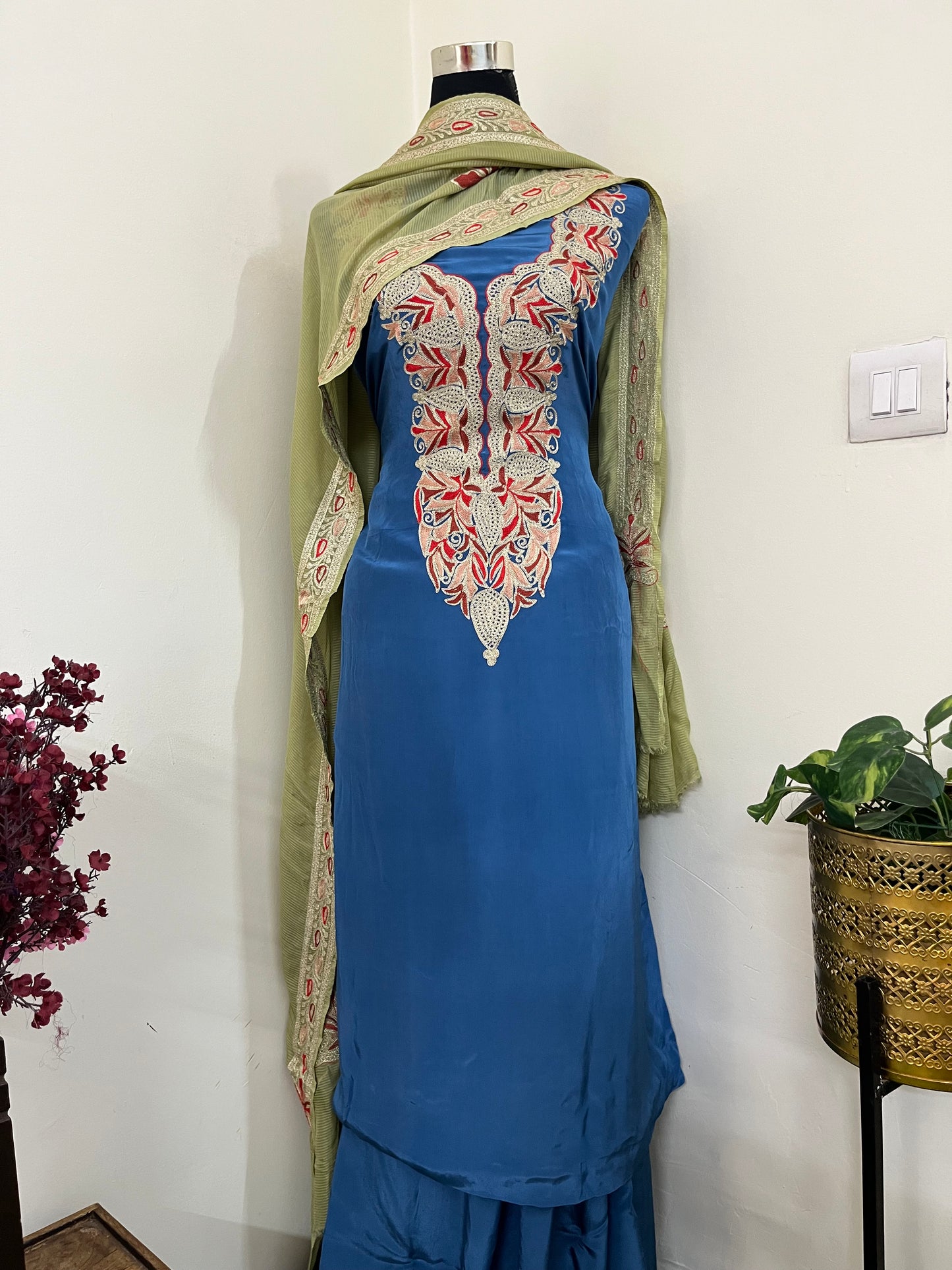 Kalaa’ Electric Blue Crape Kashmiri Suit