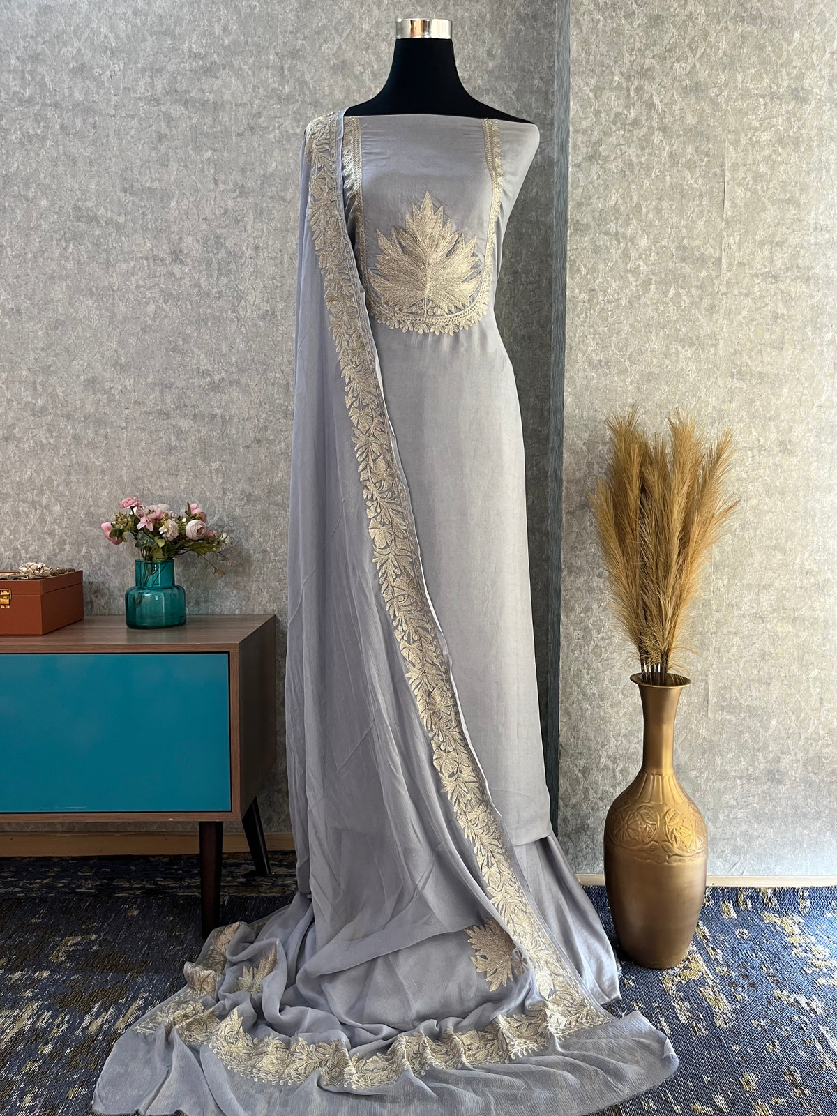 Lilac Sanam’ Tilla Kashmiri Silk Suit