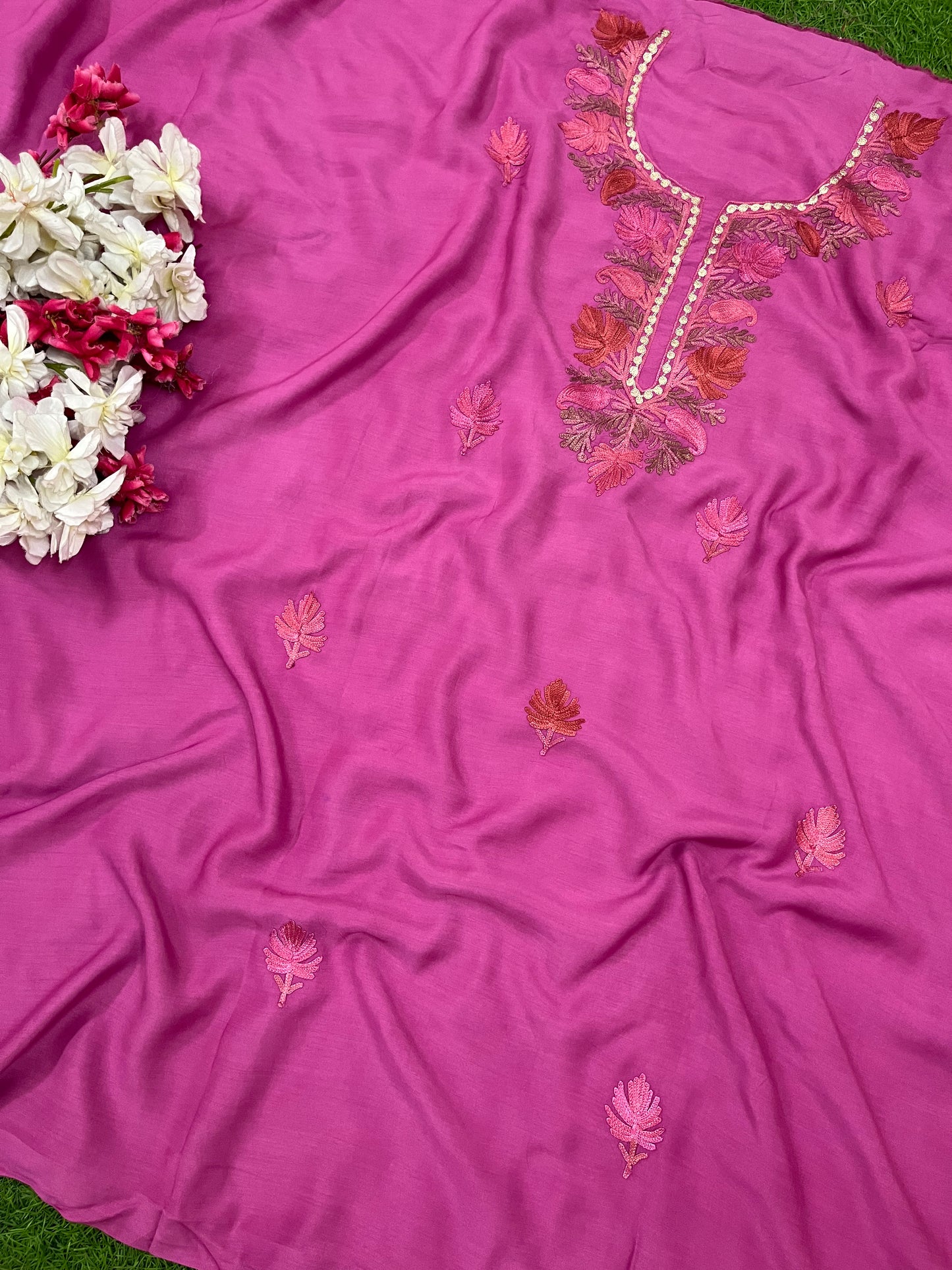 Dull Pink Muslin Cotton Jaal Sleeves Kashmiri 3pc Suit