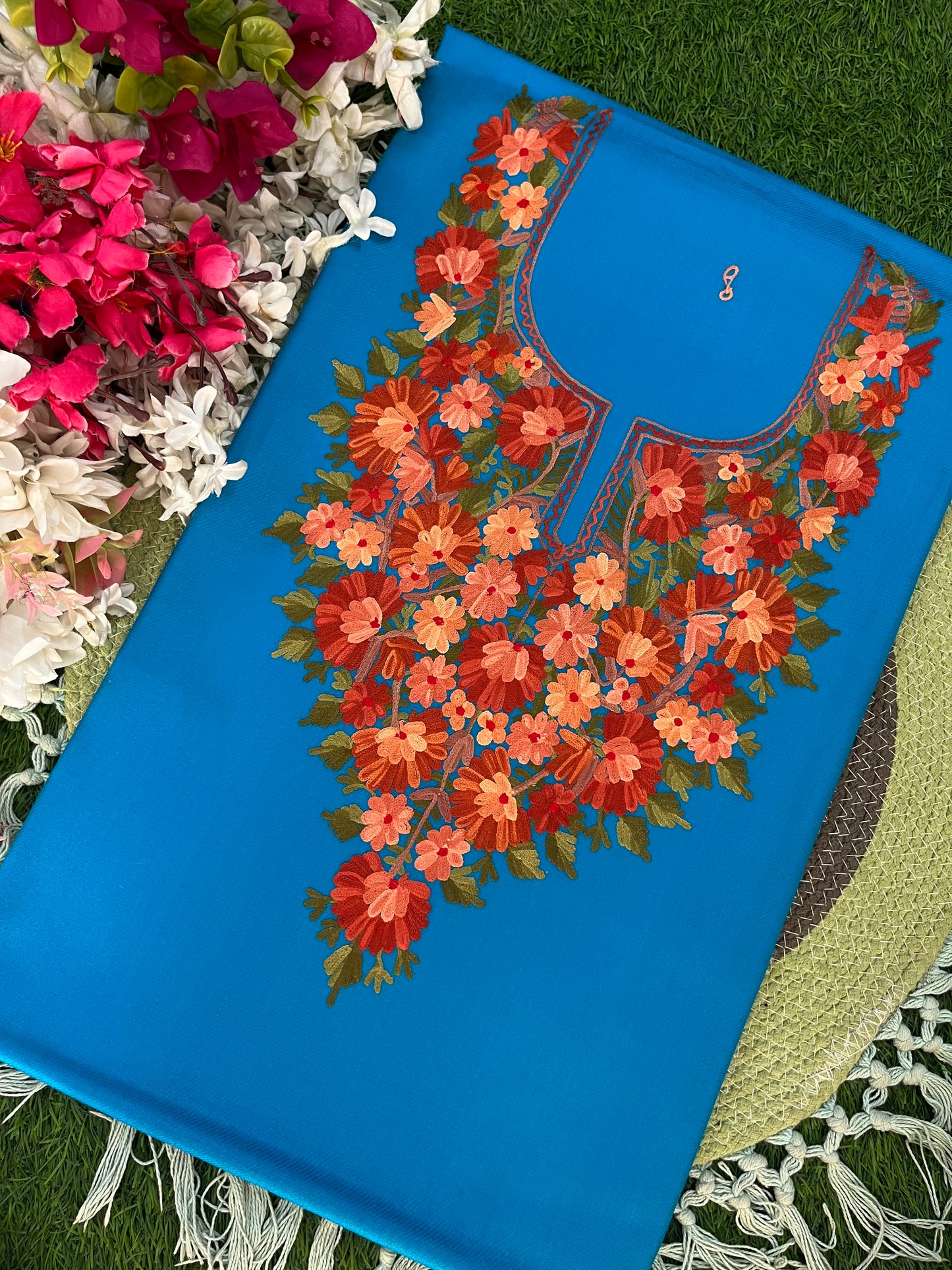 Firozi Woollen Aari Embroidered 2pc suit 5mtr