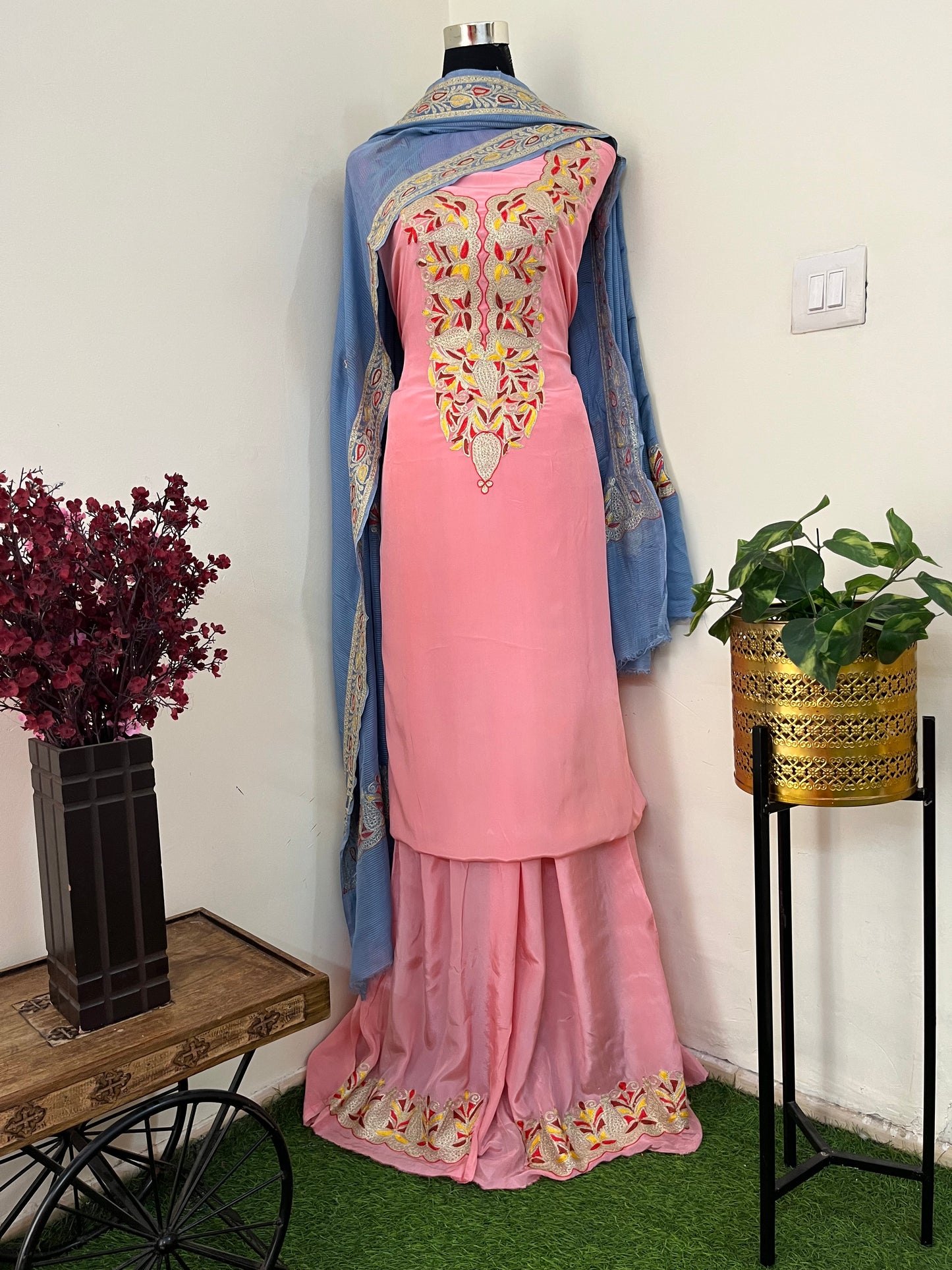 Kalaa’ Soft Pink Crape Kashmiri Suit