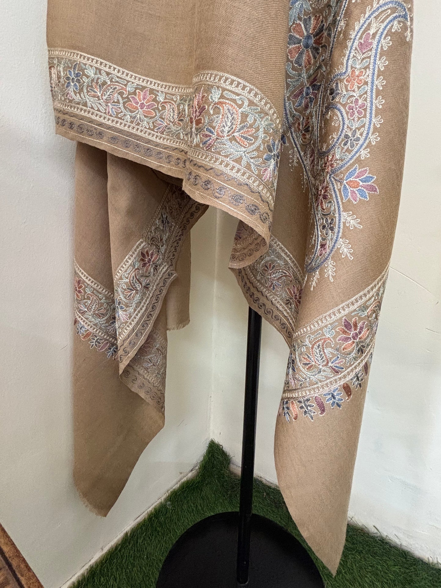 Beige Silk Thread Ambi Aangan Embroidered Fine Semi Pashmina stole