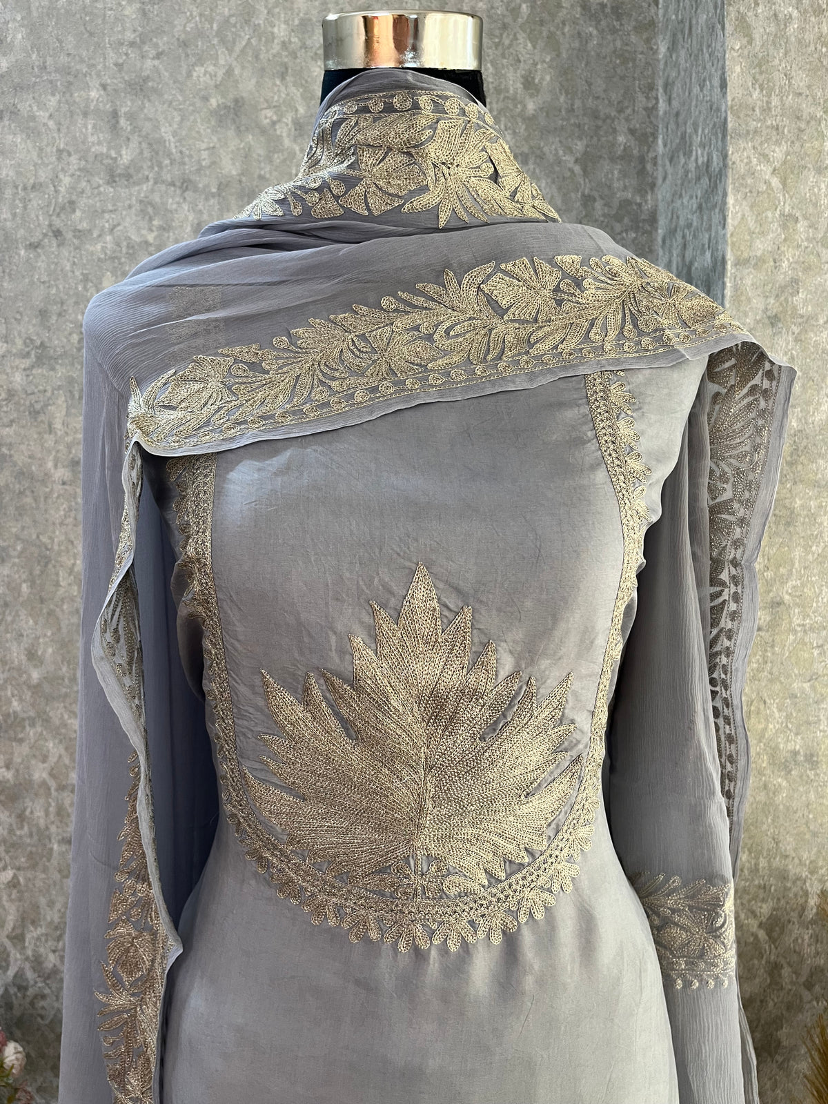 Lilac Sanam’ Tilla Kashmiri Silk Suit