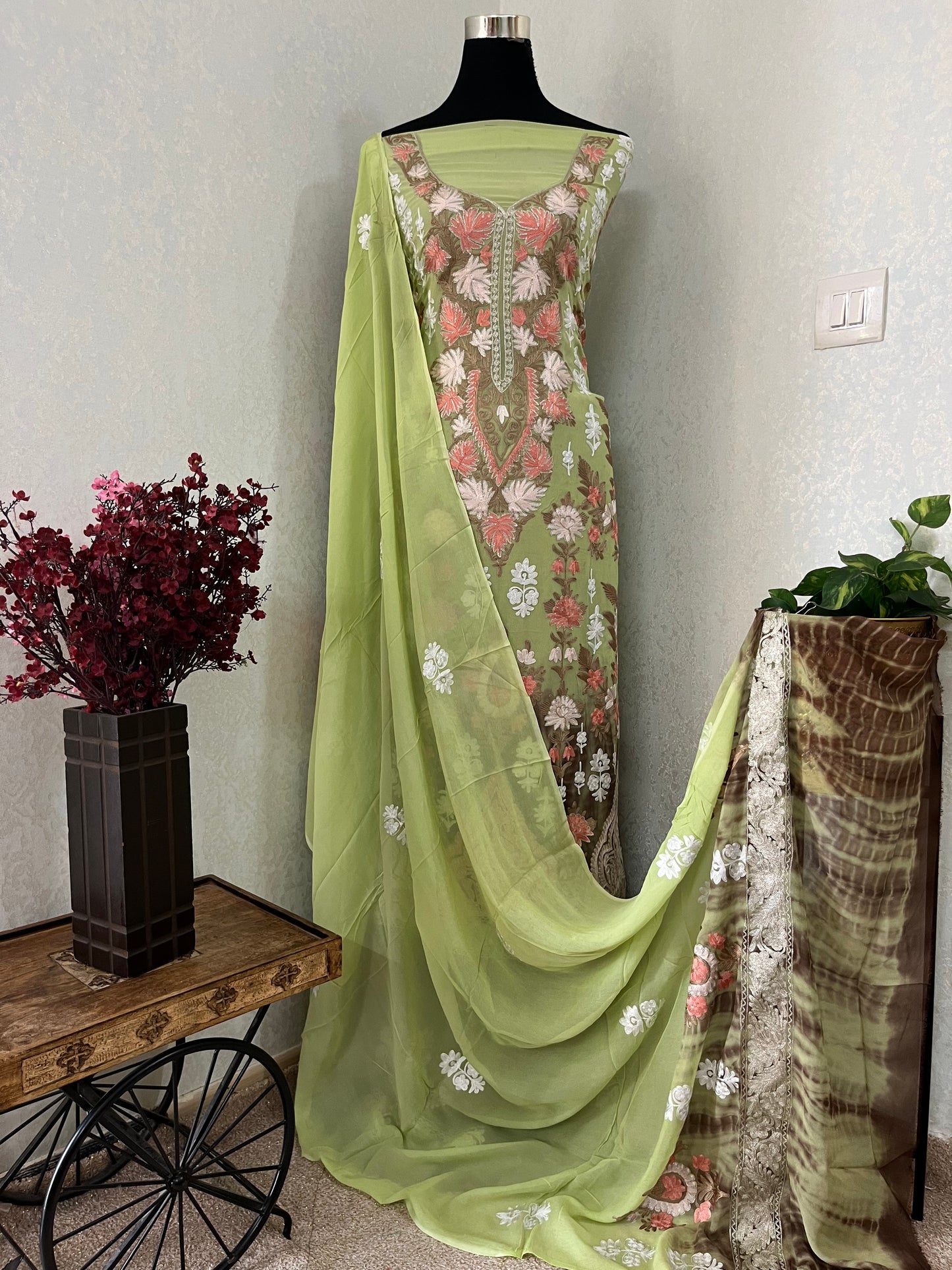 Green Pure Georgette 3 Pc Heavy Kashmiri Suit