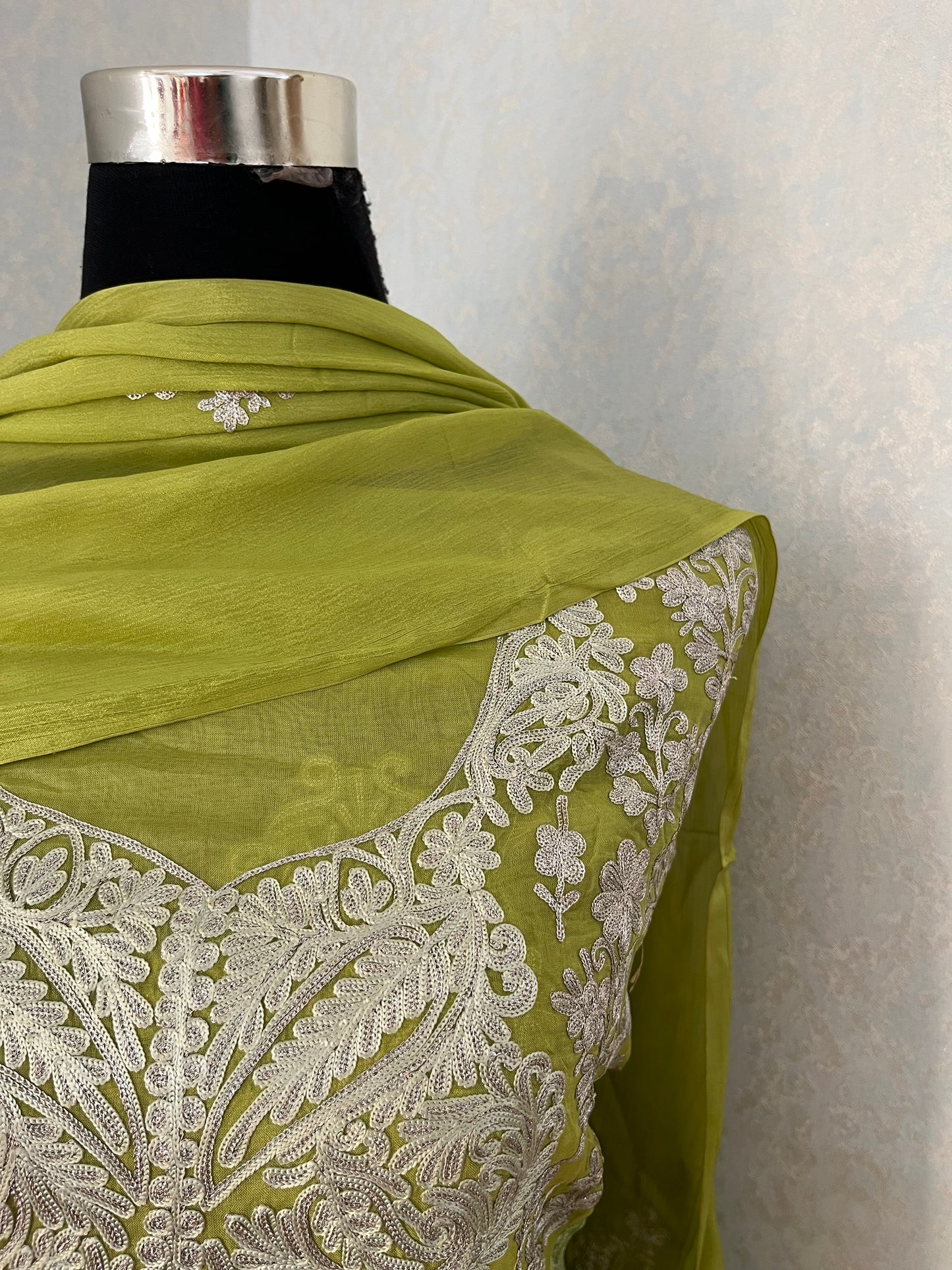Green Pure Soft Organza 3 Pc Heavy Kashmiri Suit
