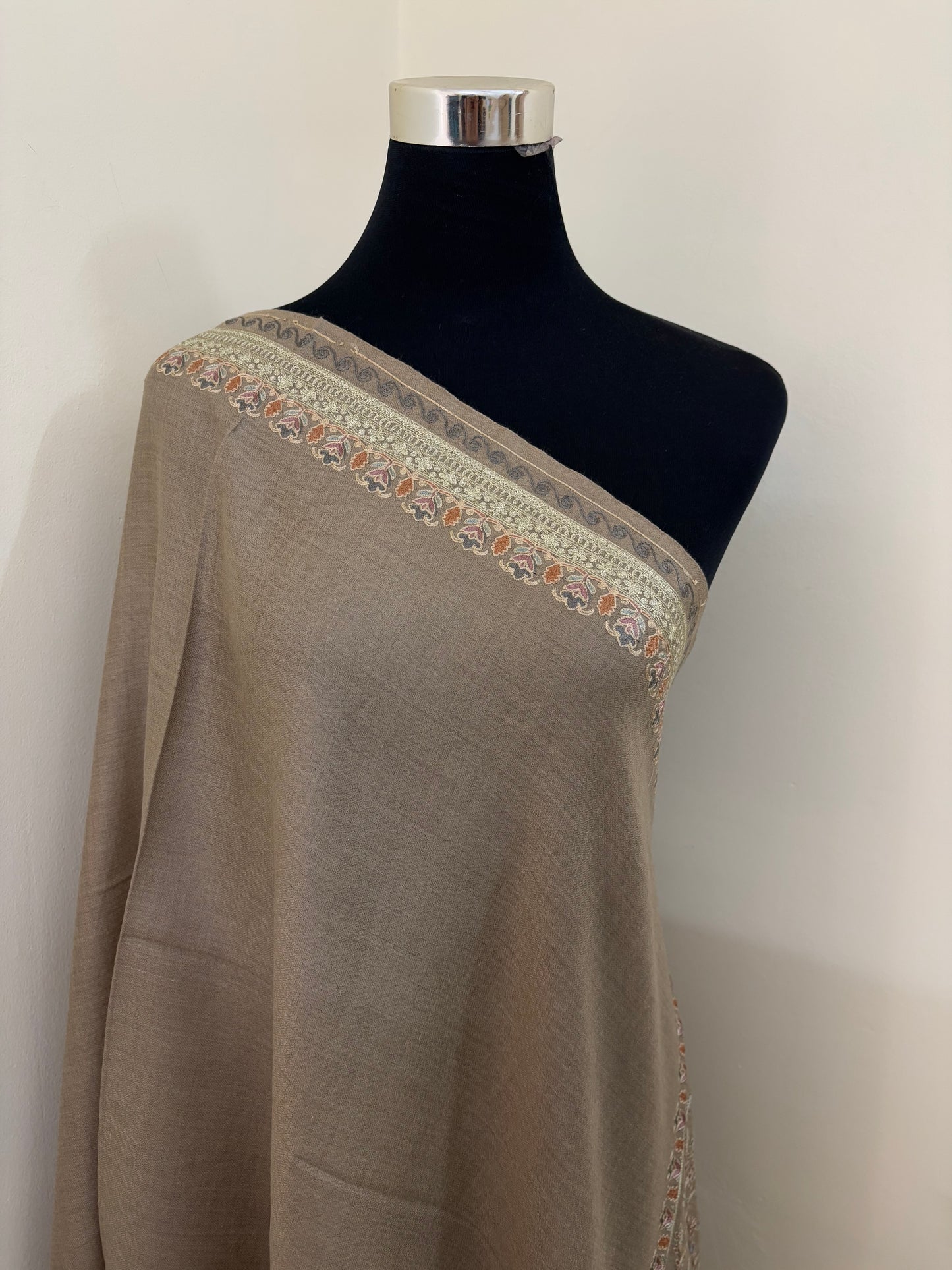 Beige Ambi Bael Kashmiri Stole