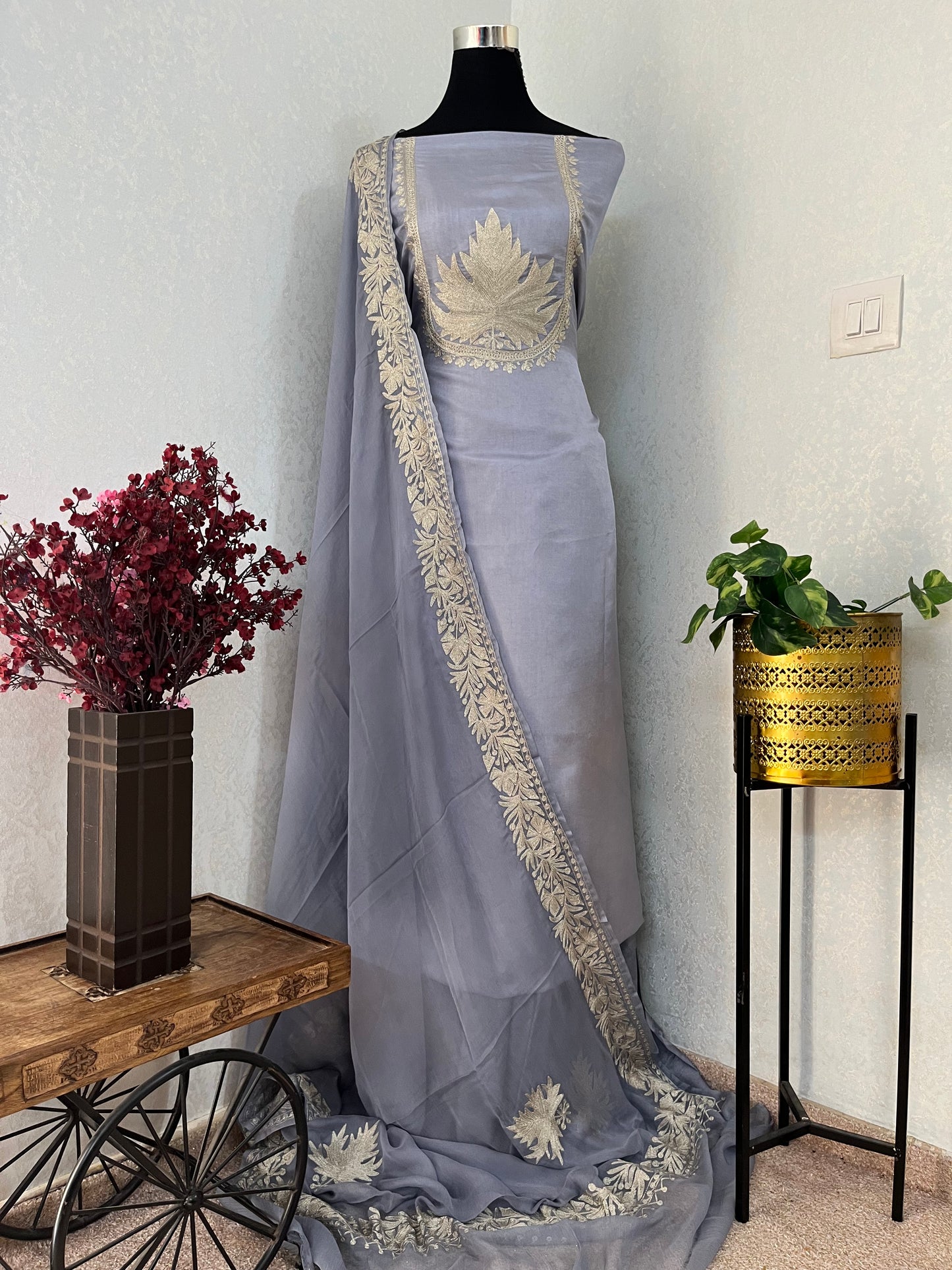 Lavender Sanam’ Tilla Kashmiri Silk Suit