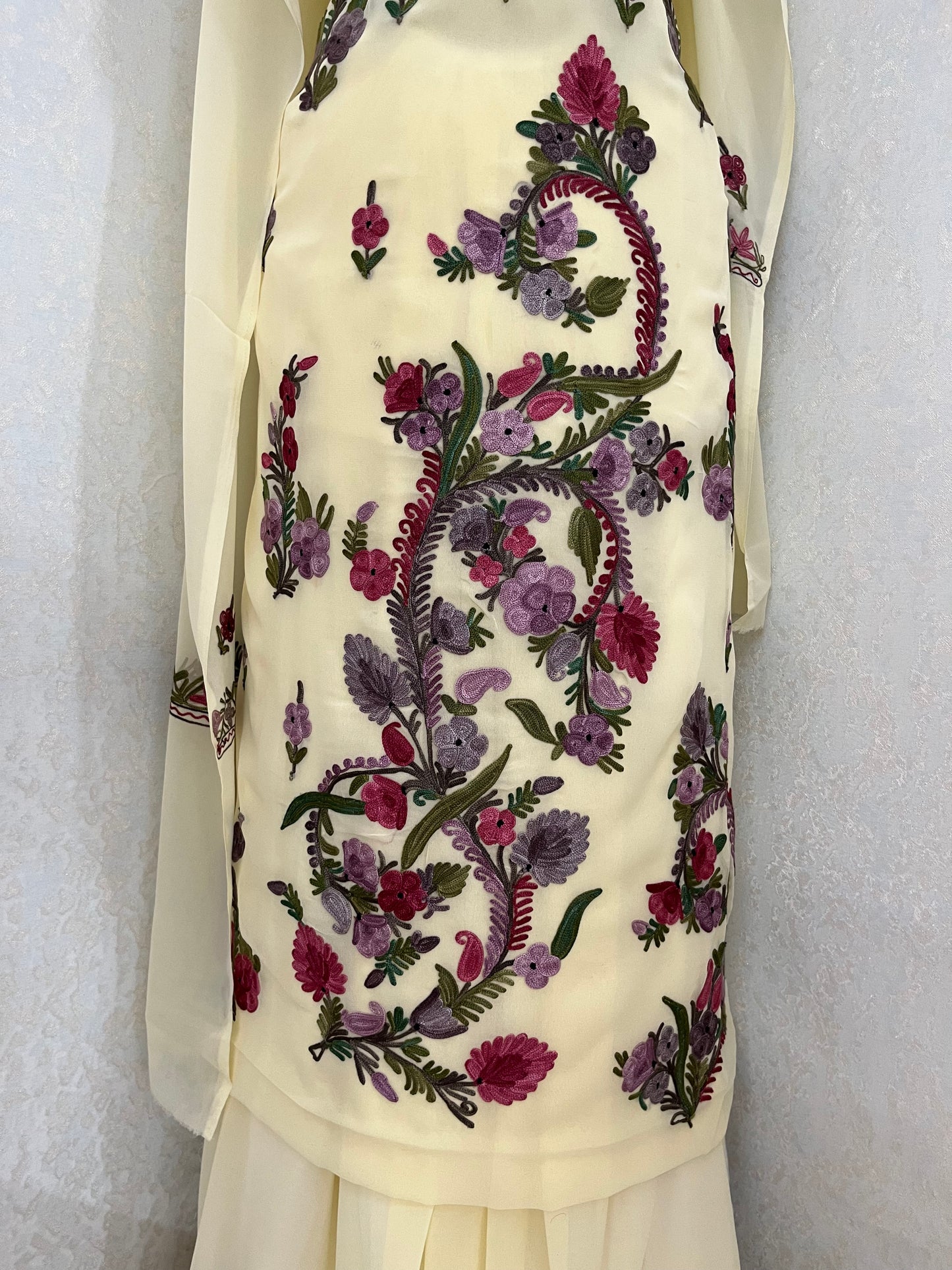 Cream Georgette 3 Pc Kashmiri Suit